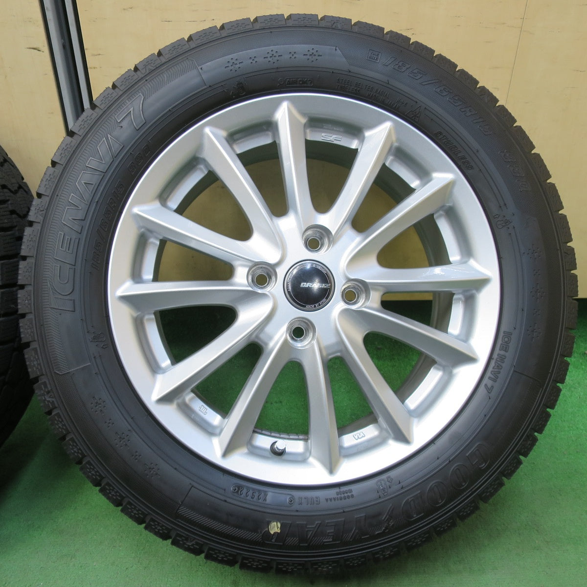 タイヤほぼ未使用!22年!キレイ★スタッドレス 185/65R15 グッドイヤー アイスナビ7 QRASIZ KOSEI クレイシズ 光生 コーセイ 15インチ PCD100/4H★5043002イス