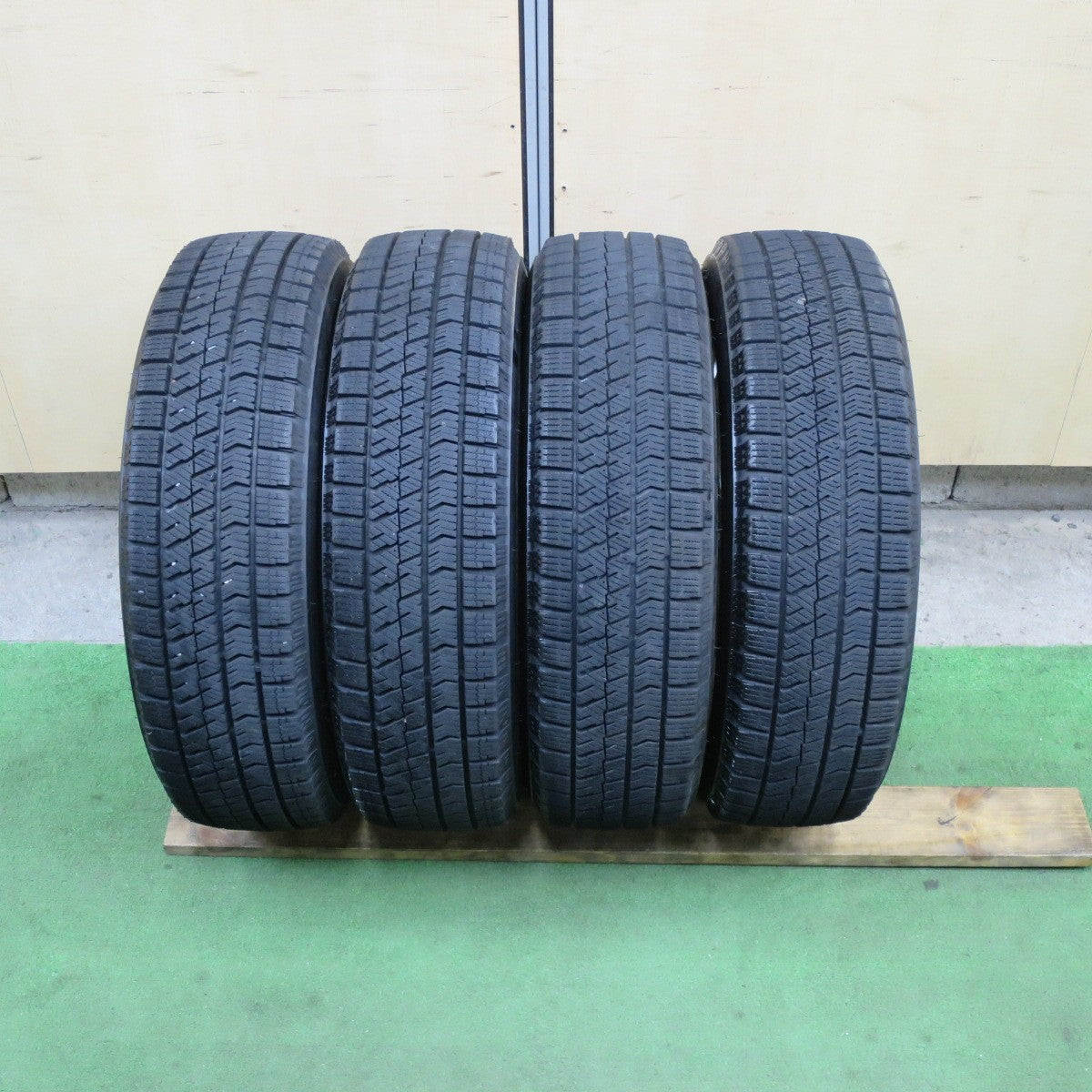 バリ溝!24年!キレイ!9分★スタッドレス 155/65R14 ブリヂストン ブリザック VRX2 MACBES MB8 マクベス 14インチ PCD100/4H★6021104TTス