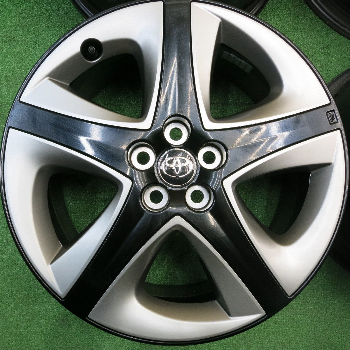 新車外し!付属品付き★トヨタ 50系 プリウス ツーリング 純正 ホイール 17インチ 17×7J PCD100/5H★5110607HAホ