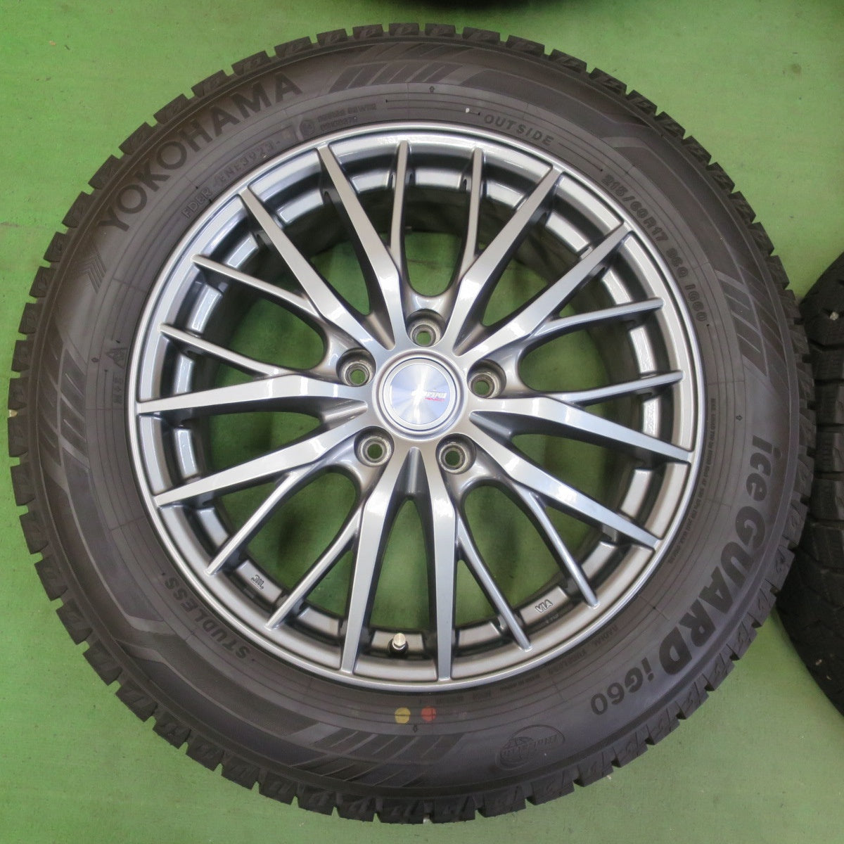 超バリ溝!23年!キレイ!ほぼ10分★スタッドレス 215/60R17 ヨコハマ アイスガード iG60 ravrion RM01 ラブリオン 17インチ PCD114.3/5H★5052702イス