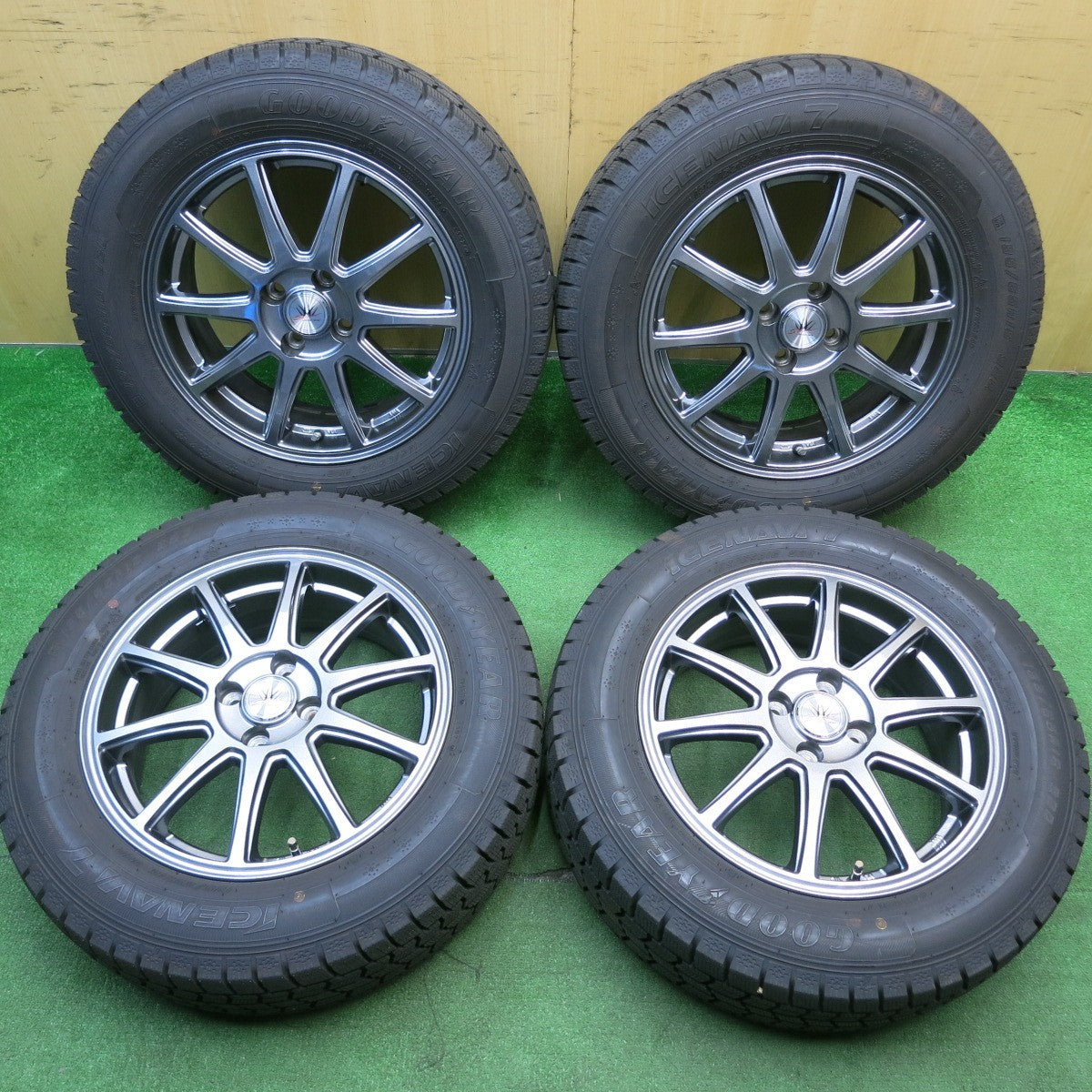 バリ溝!24年!キレイ!9.5分以上★LOXARNY SPORT 195/65R16 スタッドレス グッドイヤー アイスナビ7 ロクサーニ スポーツ 16インチ PCD100/4H★5042703HAス