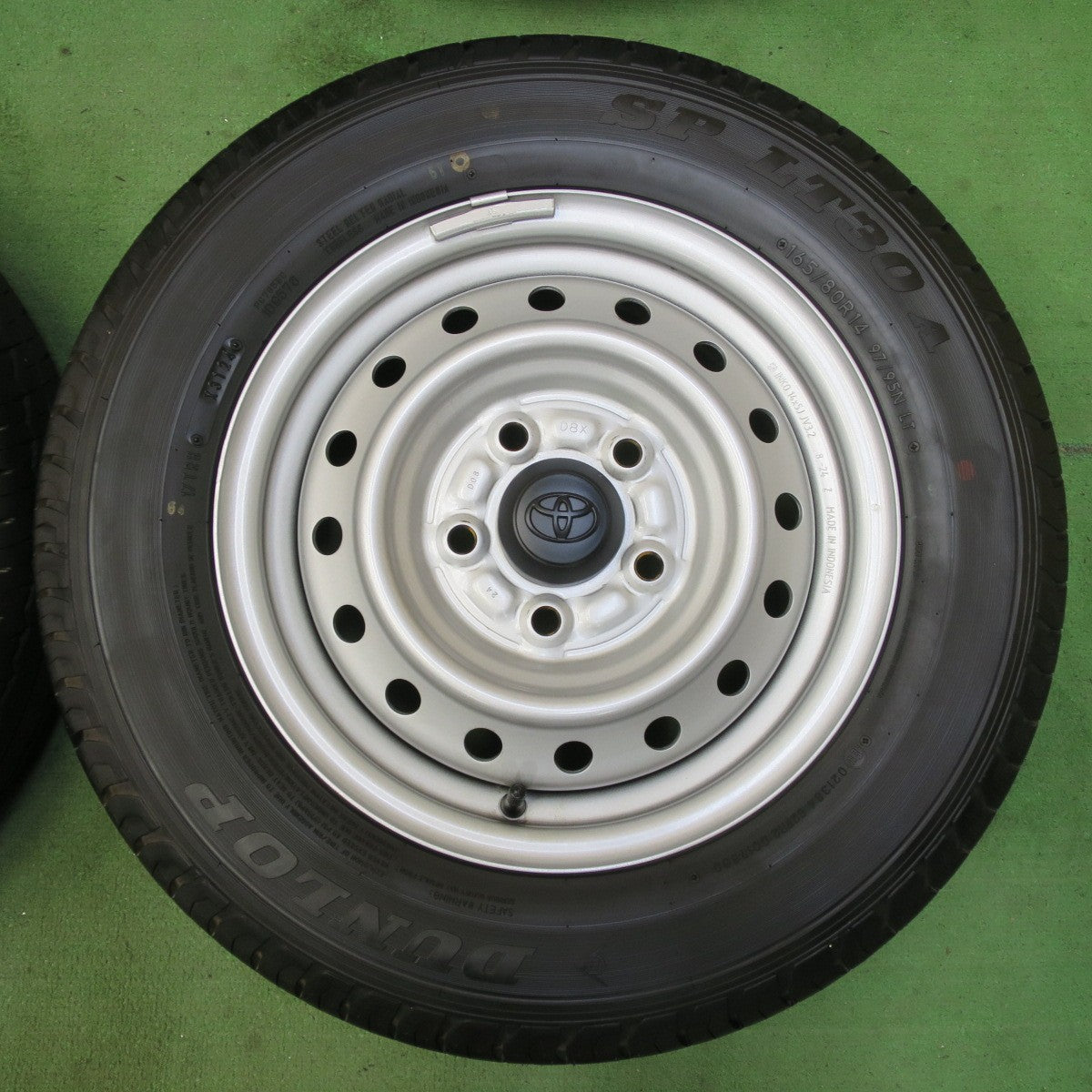 新車外し!24年★トヨタ タウンエース バン 純正 スチール 165/80R14 97/95N ダンロップ SP LT30A 14インチ PCD114.3/5H★5071108イノ