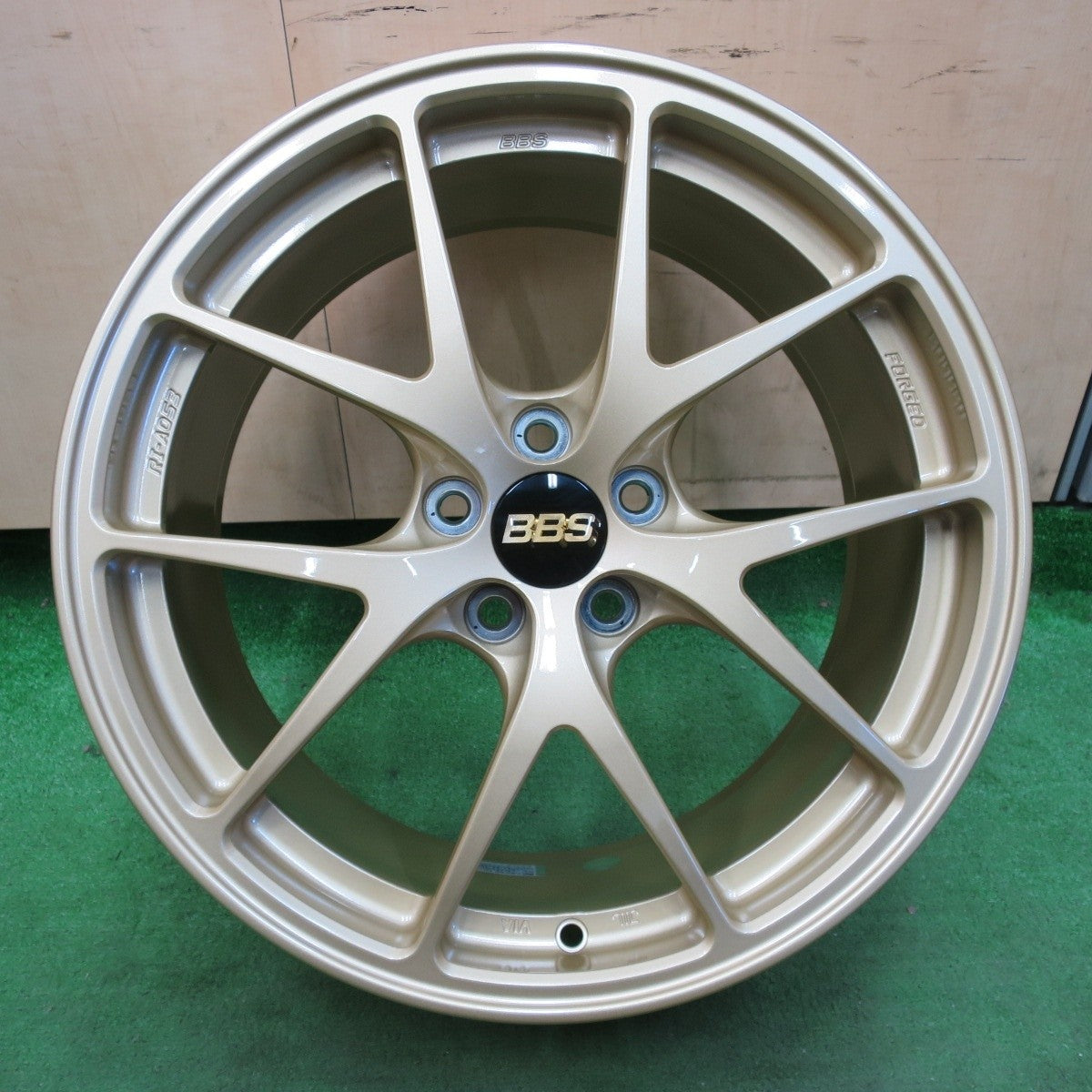 未使用!付属品付き★BBS RI-A RI-A053 鍛造 ホイール 17インチ 17×7.5J PCD100/5H★4102507イホ