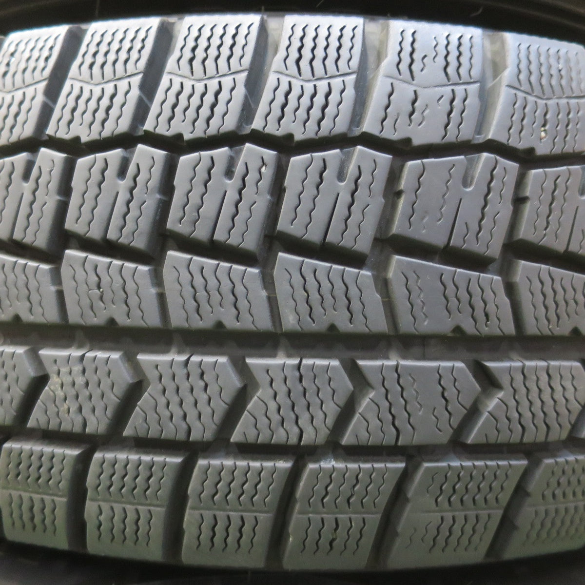 バリ溝!9分★スタッドレス 195/65R15 ダンロップ ウインターマックス WM02 ravrion ラブリオン 15インチ PCD114.3/5H★6020407イス