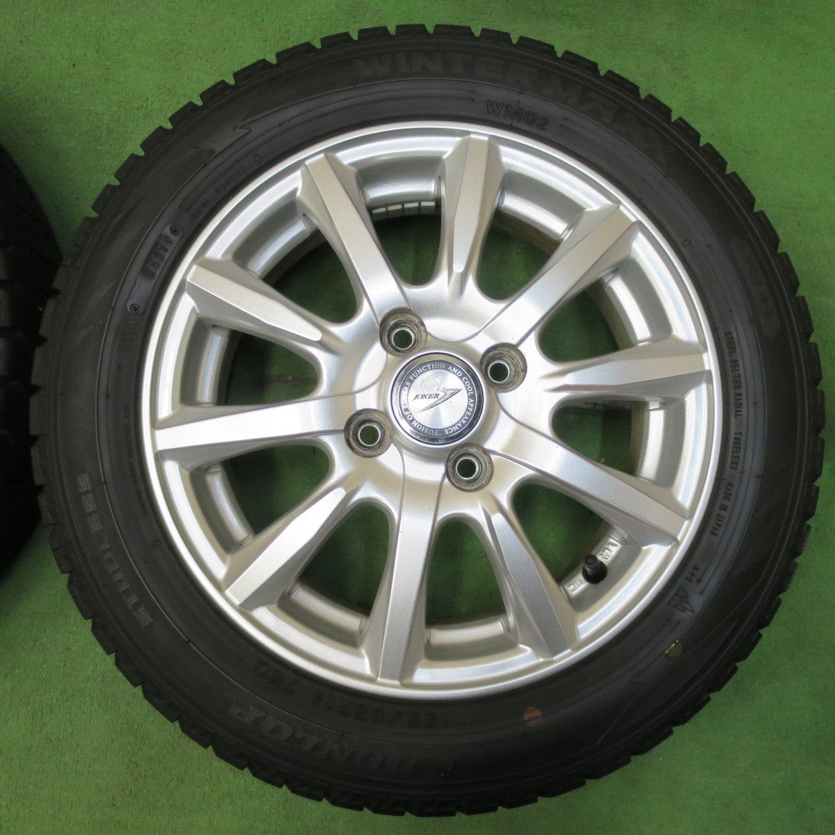 バリ溝!キレイ!9分★スタッドレス 155/65R14 ダンロップ ウインターマックス WM02 JOKER ジョーカー 14インチ PCD100/4H★5011603イス