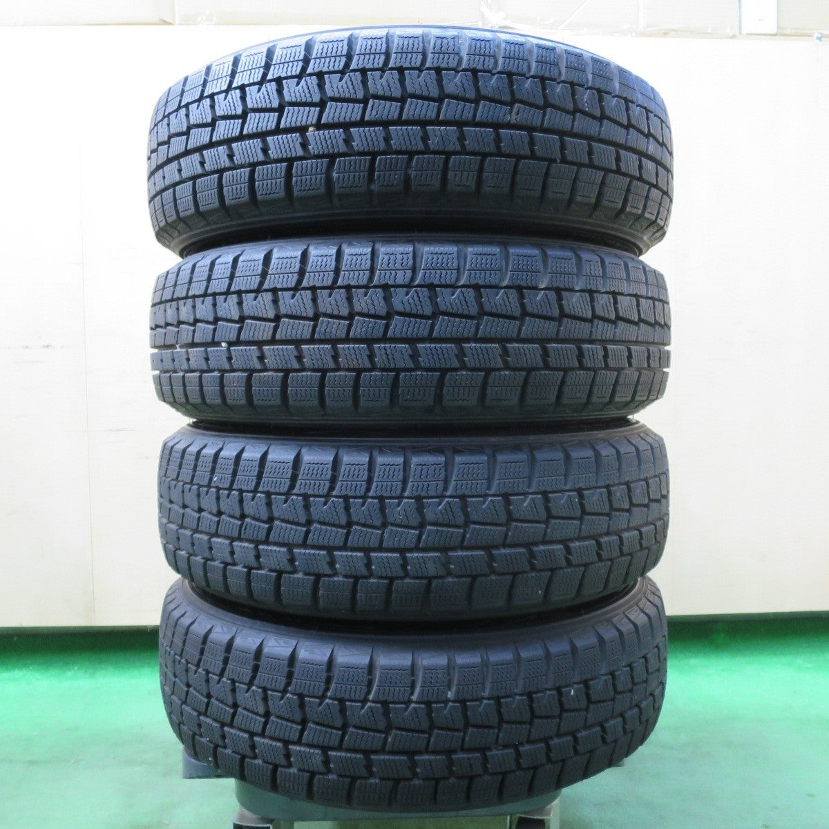 バリ溝!キレイ!9.5分以上★スタッドレス 165/65R14 ダンロップ ウインターマックス WM01 社外 アルミ 14インチ PCD100/4H★5021119イス