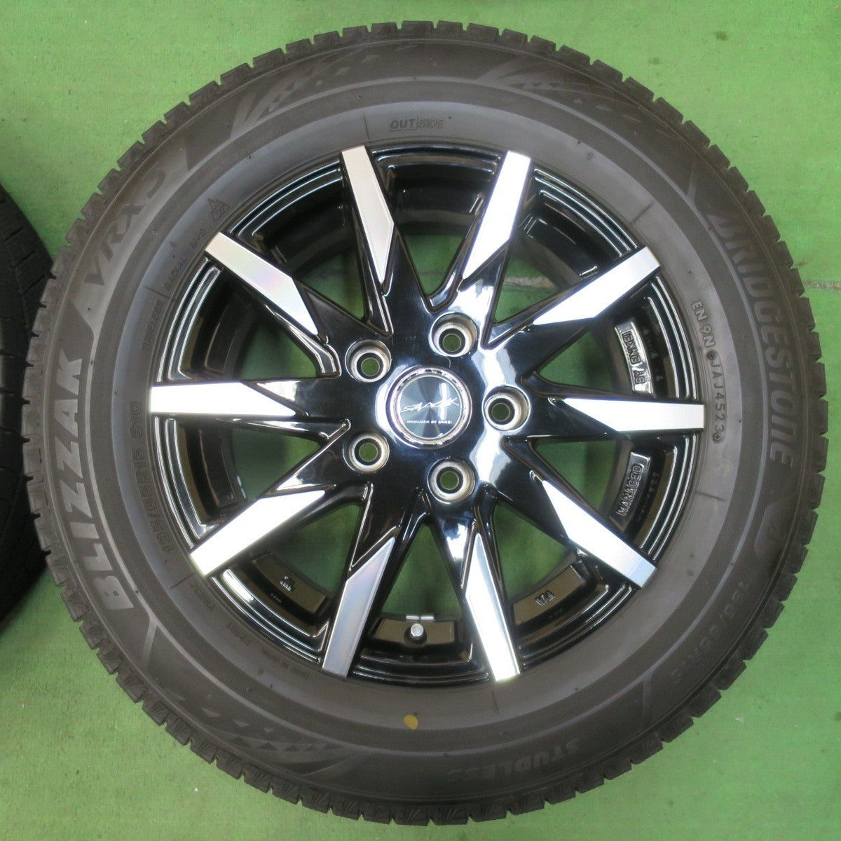 バリ溝!23年!キレイ!9.5分★スタッドレス 195/65R15 ブリヂストン ブリザック VRX3 SMACK ENKEI スマック エンケイ 15インチ PCD114.3/5H★5021109イス