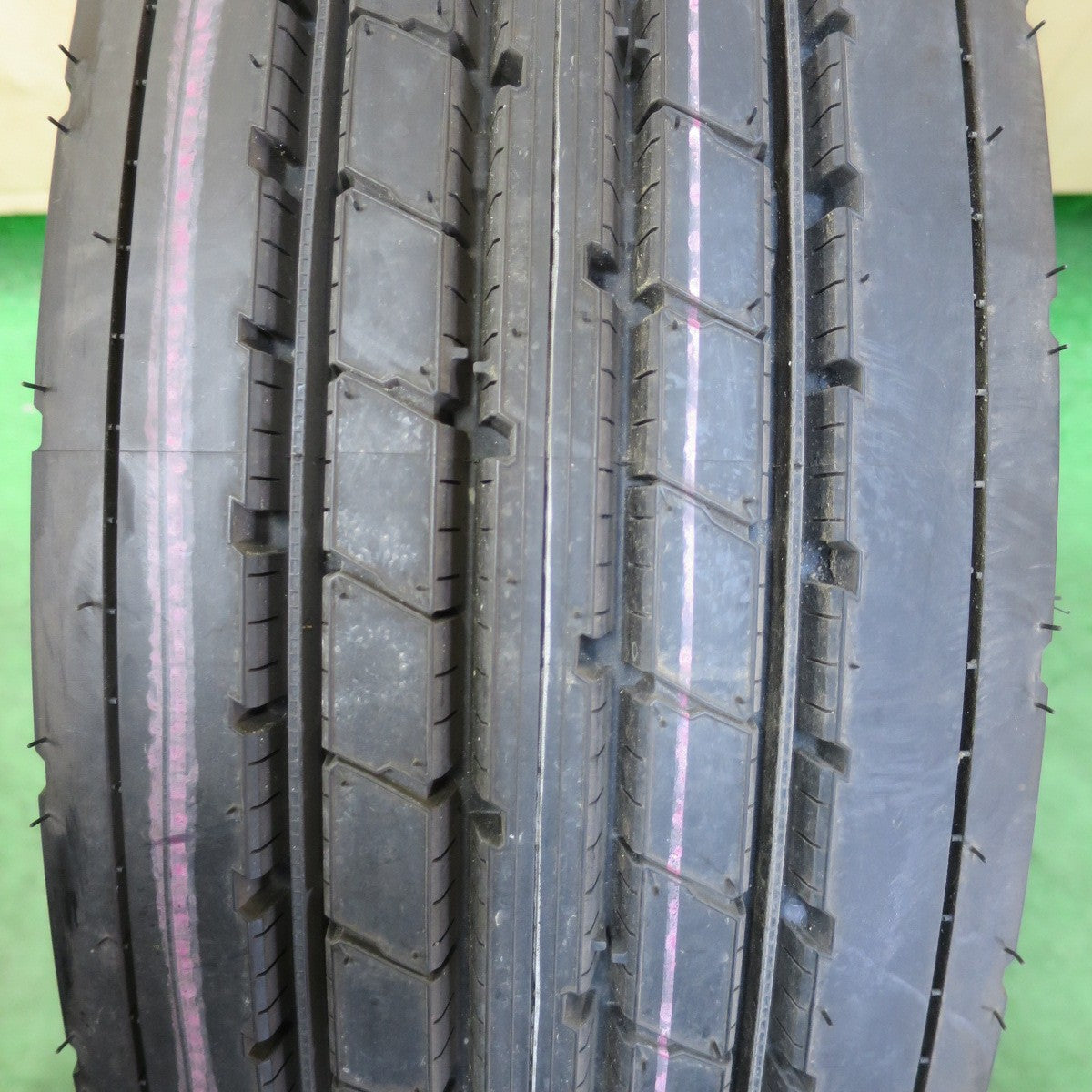 未使用!1本★トラック タイヤ 215/70R17.5 123/121J ブリヂストン R173 17.5インチ★5041809イノタ