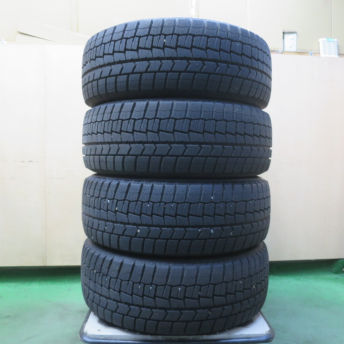 バリ溝!23年!キレイ!9.5分以上◎XV 等 225/55R17 スタッドレス ダンロップ ウインターマックス WM02 AXEL アクセル 17インチ PCD100/5H◎6092306イス