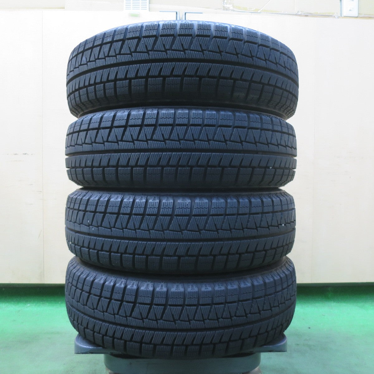 バリ溝!23年!キレイ!9.5分以上★スタッドレス 165/65R14 ブリヂストン アイスパートナー2 PREO プレオ 14インチ ソリオ ハスラー 等 PCD100/4H★5122706イス