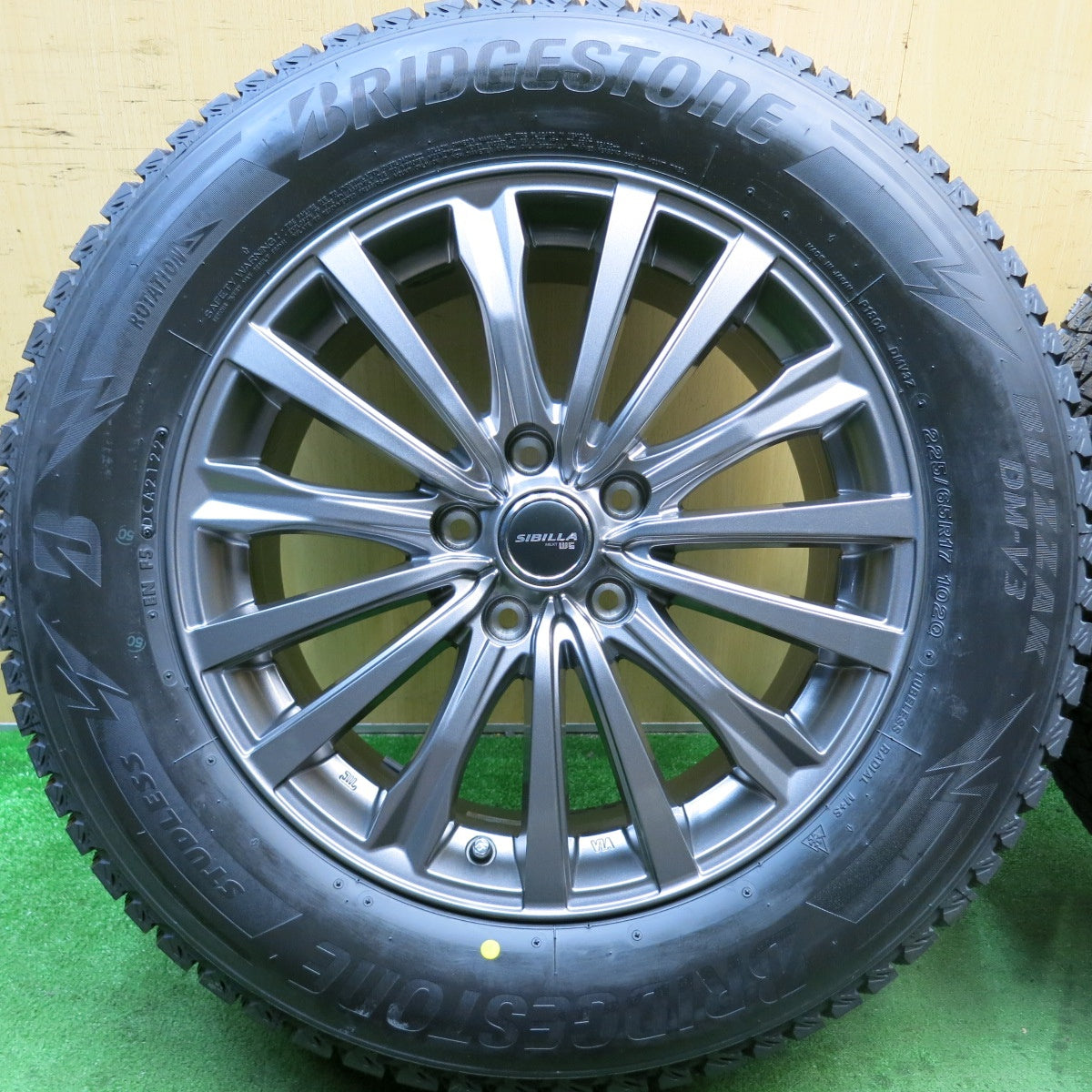 未使用!22年★スタッドレス 225/65R17 ブリヂストン ブリザック DM-V3 SIBILLA NEXT W5 シビラ 17インチ PCD114.3/5H★5081401HAス