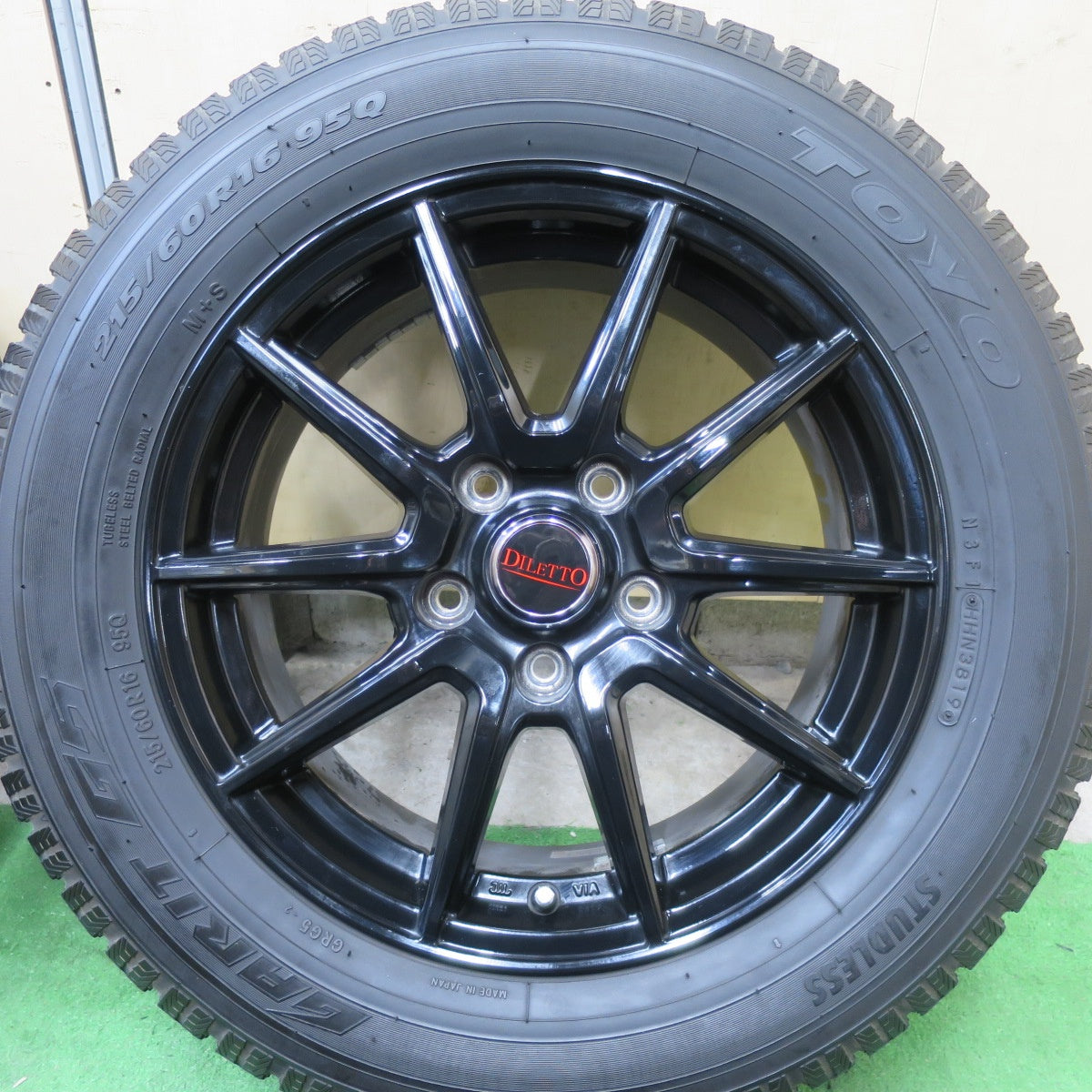 バリ溝!キレイ!9.5分★スタッドレス 215/60R16 トーヨー ガリット G5 DILETTO ディレット 16インチ PCD114.3/5H★5052802TTス