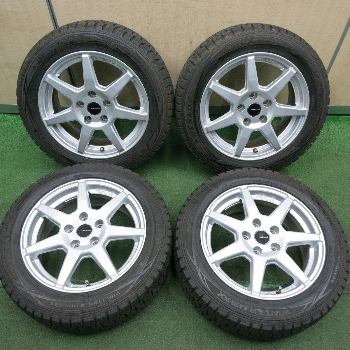 バリ溝!キレイ!9.5分以上★ワーゲン等 TECMAG 205/55R16 スタッドレス ダンロップ WM01 テクマグ PCD112/5H★4052708HAス