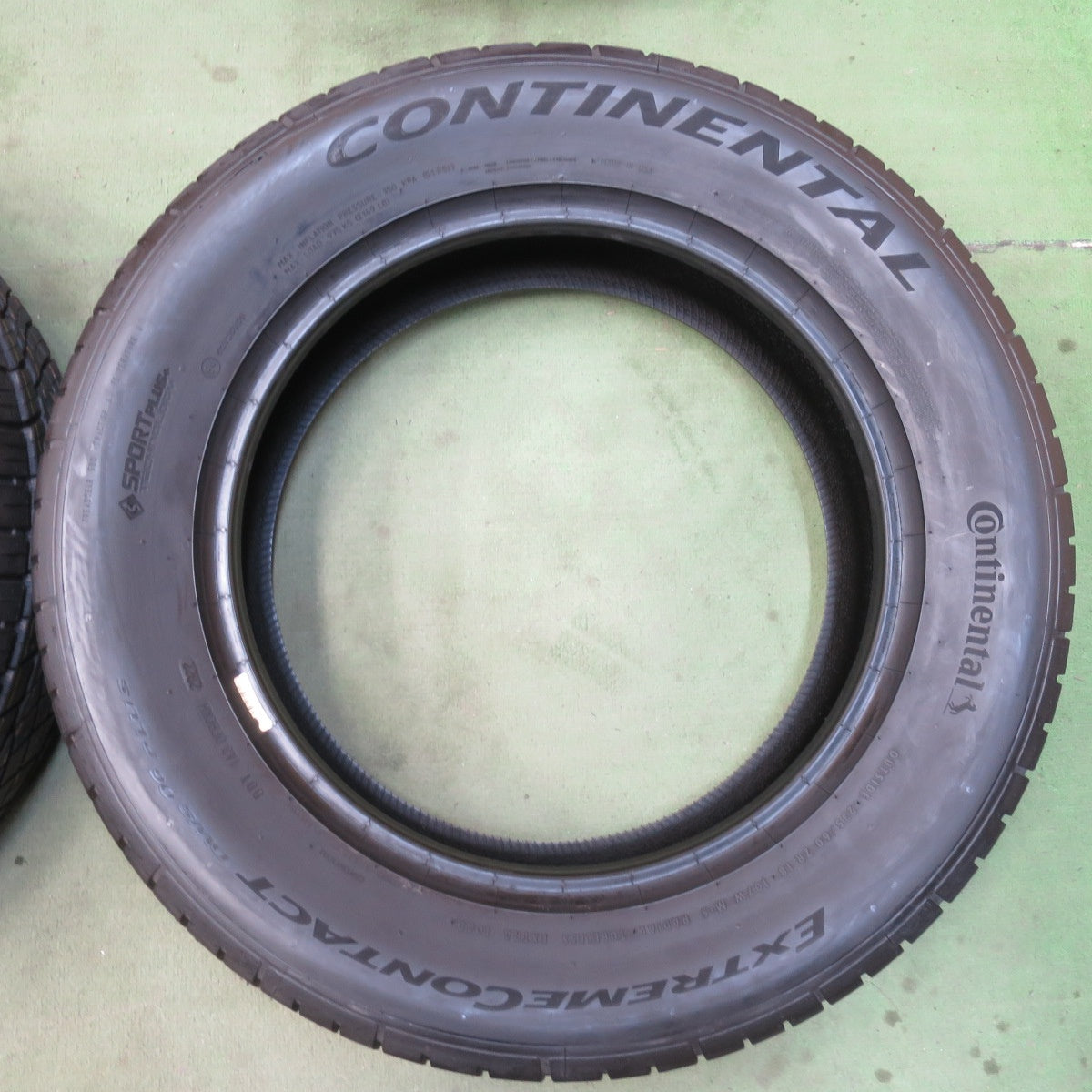 未使用!22年★235/60R18 コンチネンタル エクストリームコンタクト DWS06 プラス EXTREME CONTACT タイヤ 18インチ レクサス RX NX CR-V CX-7 等★6032703イノタ