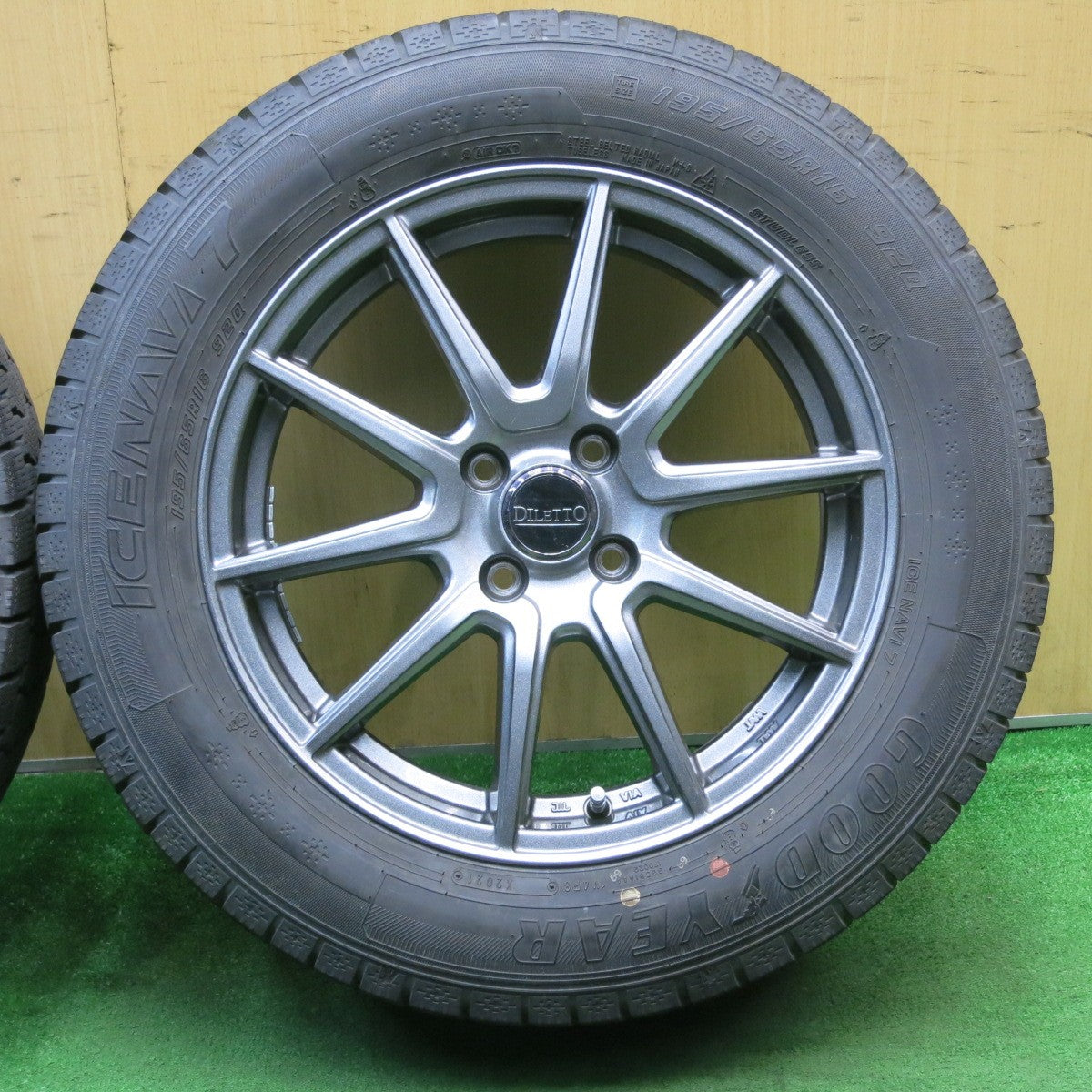 バリ溝!21年!キレイ!9.5分★スタッドレス 195/65R16 グッドイヤー アイスナビ7 DILETTO ディレット 16インチ PCD100/4H★5051206NJス