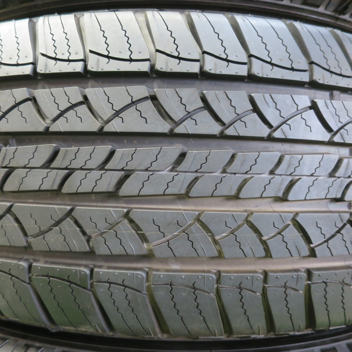 新車外し!23年★265/65R17 ミシュラン LATITUDE TOUR タイヤ 17インチ ランクル プラド パジェロ サーフ 等★5052710イノタ