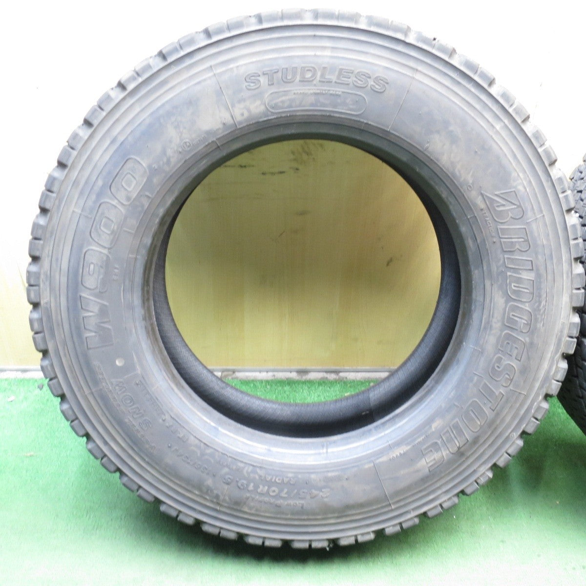 2本価格★トラック タイヤ 245/70R19.5 136/134J スタッドレス ブリヂストン W900 19.5インチ★4052905クスタ