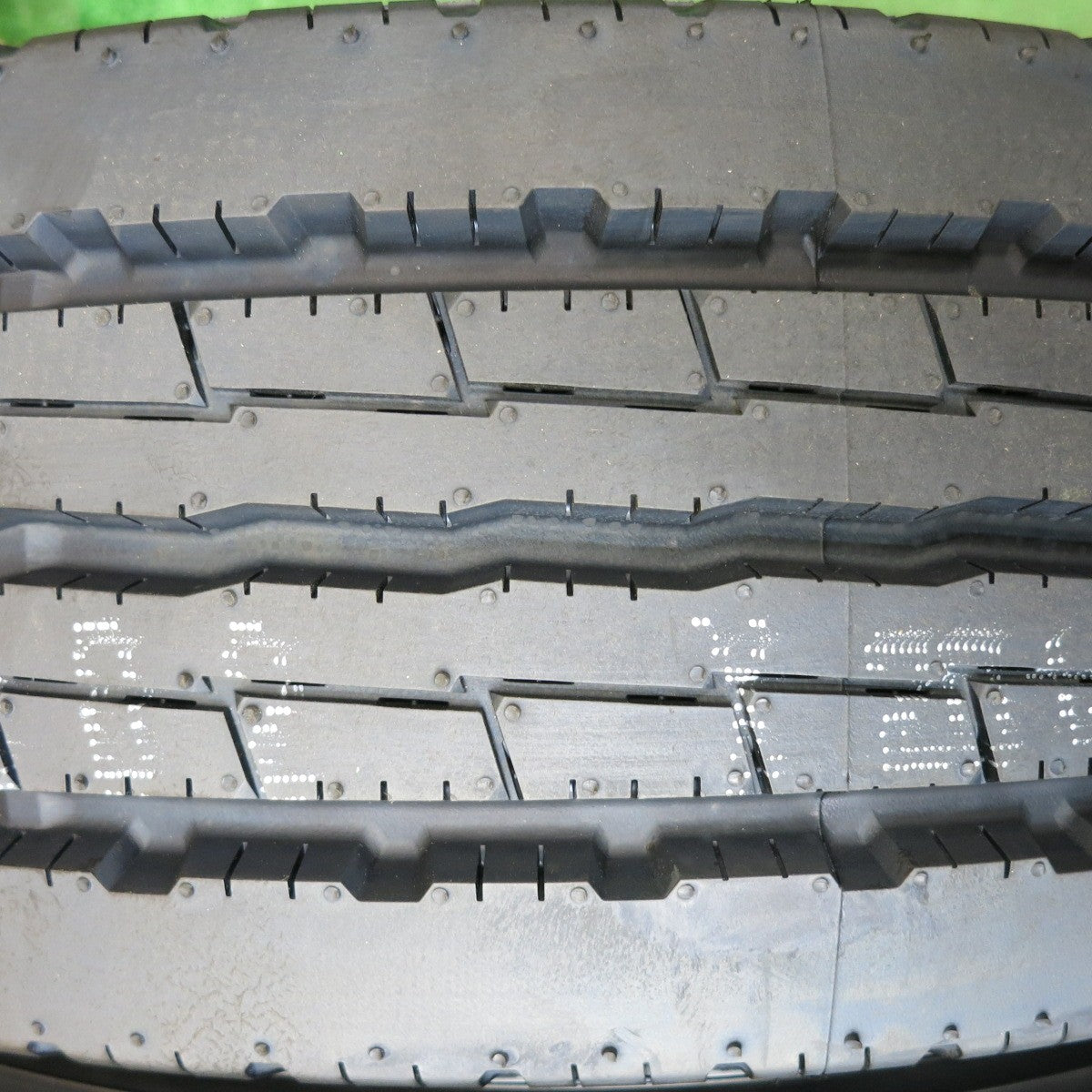 未使用!25年!6本★トラック タイヤ 205/70R17.5 115/113N ヨコハマ LT151R 17.5インチ★5100408HAノタ