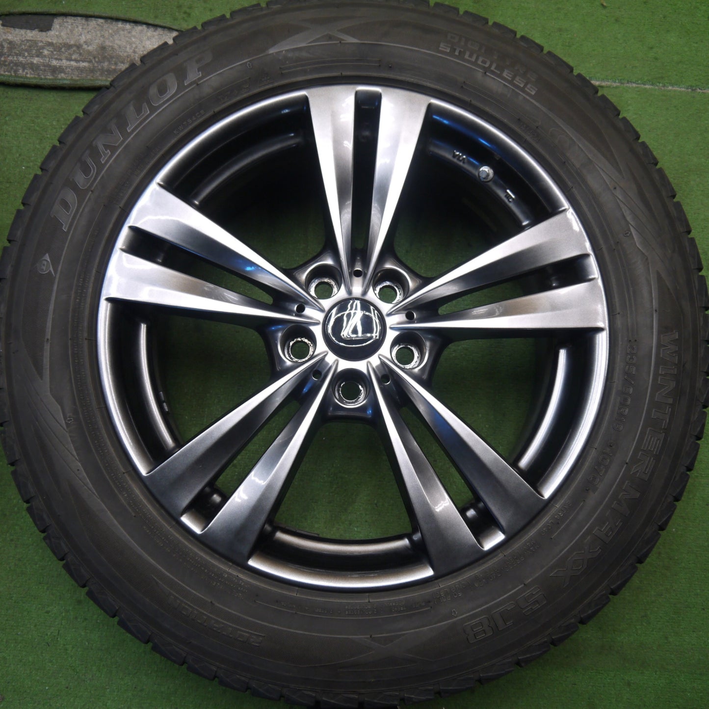 バリ溝!キレイ!9.5分★レクサス 等 235/60R18 スタッドレス ダンロップ ウインターマックス SJ8 Lehrmeister L-F LOUNGE レアマイスター LF ラウンジ 18インチ PCD114.3/5H★5091604Hス