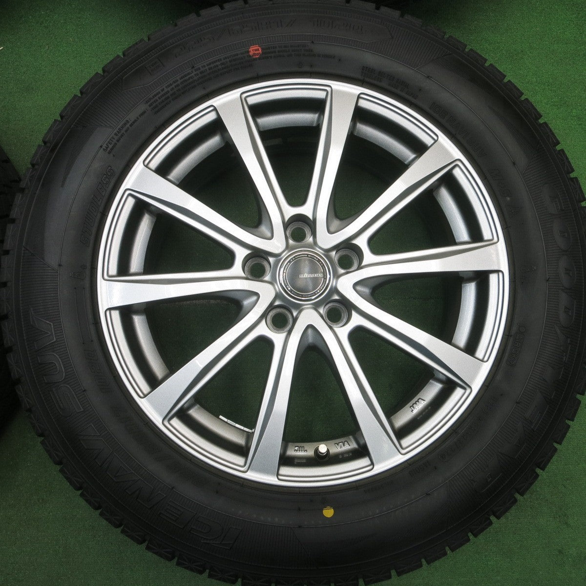 バリ溝!22年!キレイ!9.5分以上★スタッドレス 225/65R17 グッドイヤー アイスナビ SUV MiLLOUS ミルアス 17インチ PCD114.3/5H★5050201AKス