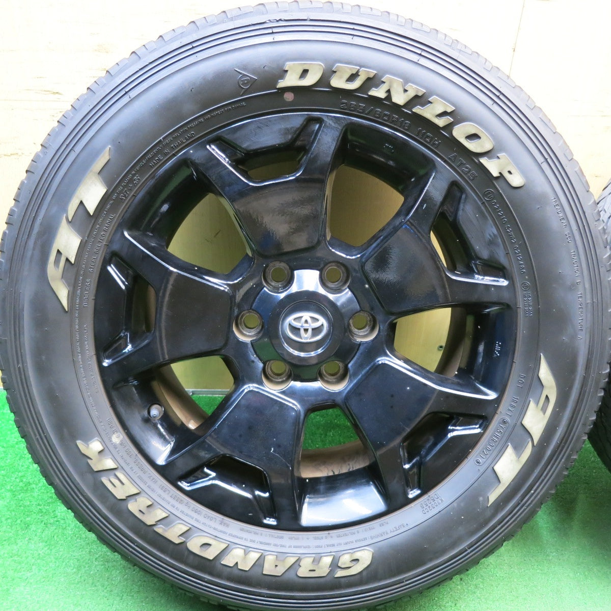 4本価格★トヨタ ハイラックス ブラックラリーエディション 純正 265/60R18 ダンロップ グラントレック AT25 ホワイトレター 18インチ PCD139.7/6H★5042707HAノ