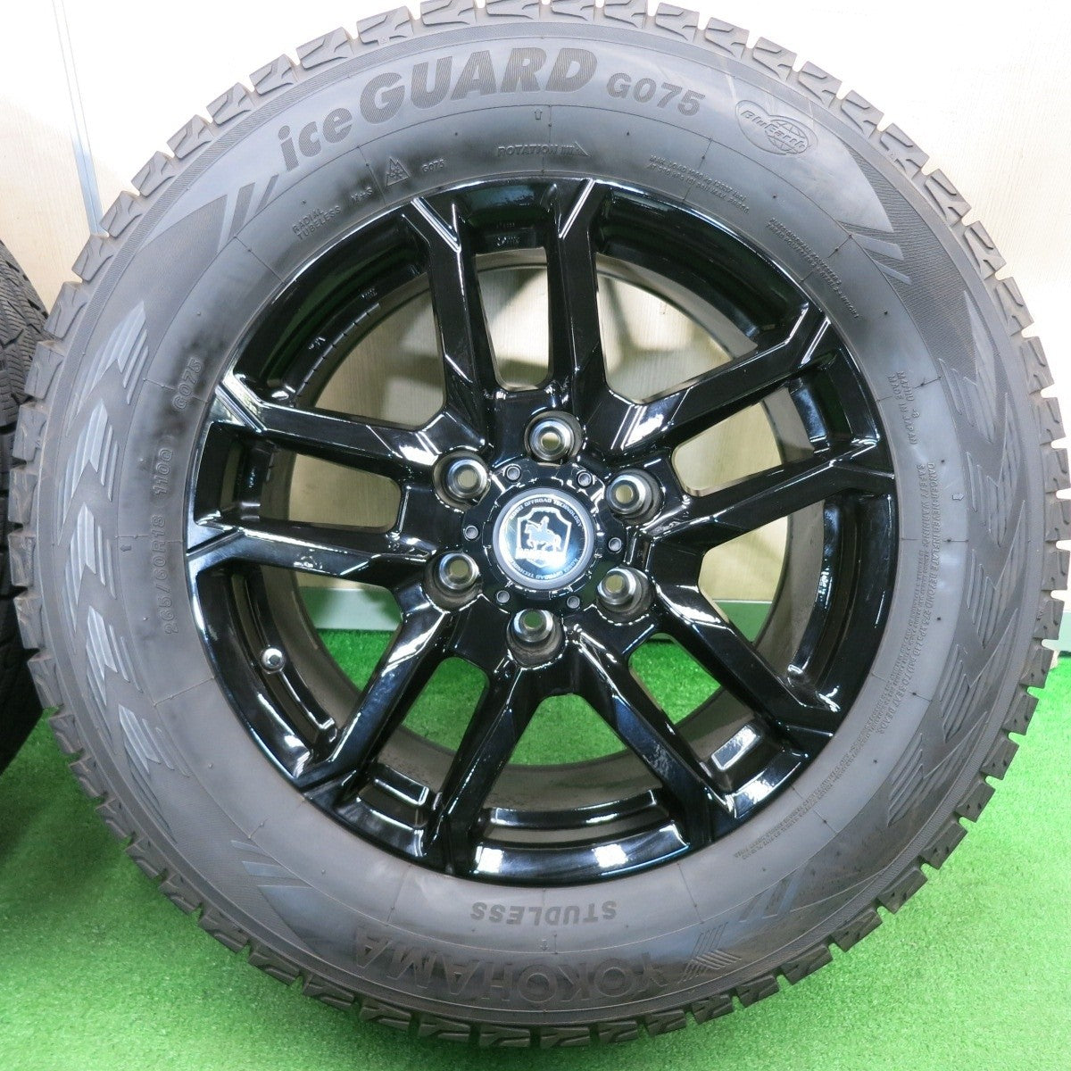 バリ溝!23年!キレイ!9.5分★BAREROCK BISON KOSEI 265/60R18 スタッドレス ヨコハマ アイスガード G075 ベアロック バイソン 光生 PCD139.7/6H★4121809TNス