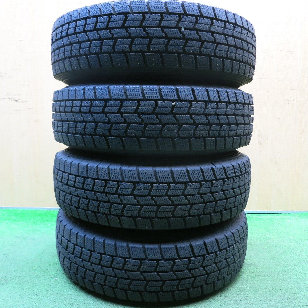 バリ溝!24年!ほぼ10分★スタッドレス 165/70R14 グッドイヤー アイスナビ7 ravrion ラブリオン 14インチ PCD100/4H★5070605HAス