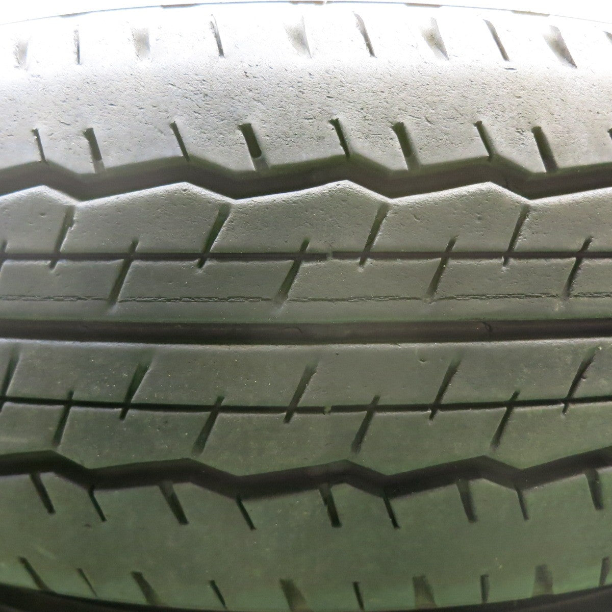 4本価格!22年★195/80R15 107/105N ダンロップ SP175N タイヤ 15インチ ハイエース キャラバン 等★5080103HAノタ