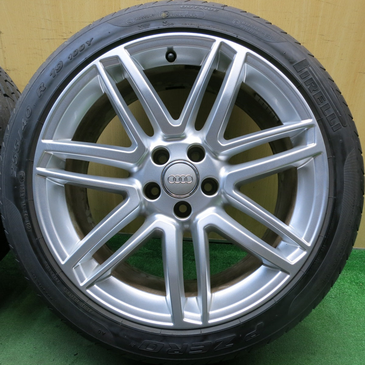 バリ溝!キレイ!9.5分★アウディ A7 4G Sライン 純正 255/40R19 ピレリ PZERO TM Pゼロ 19インチ PCD112/5H★5072606HAノ