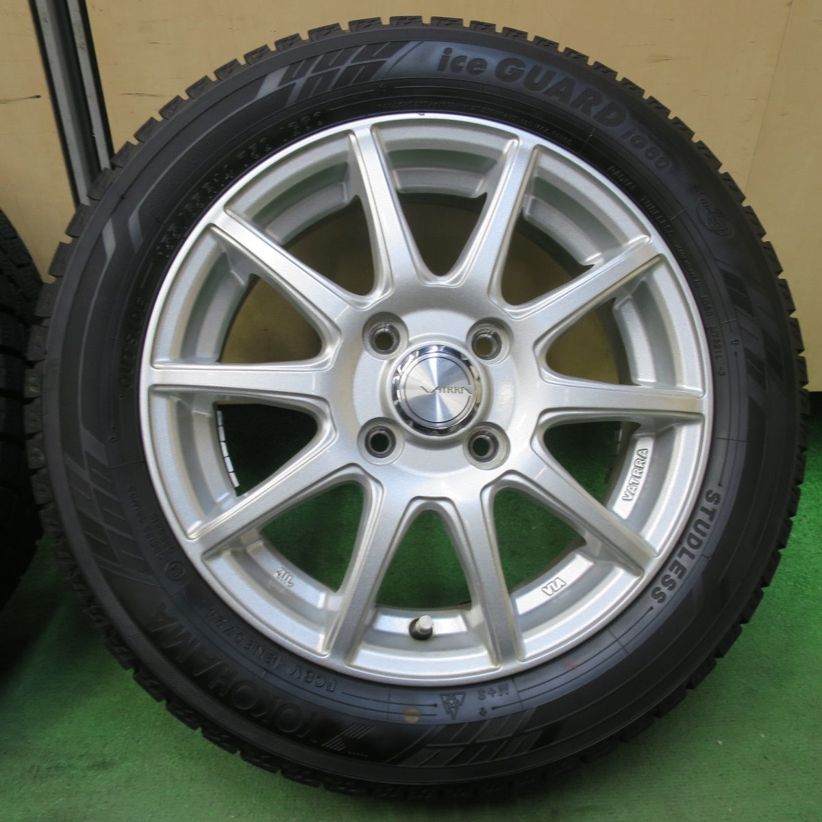 バリ溝!24年!キレイ!ほぼ10分★スタッドレス 155/65R14 ヨコハマ アイスガード iG60 VATRRA 104 バトラ 14インチ PCD100/4H★5102404イス