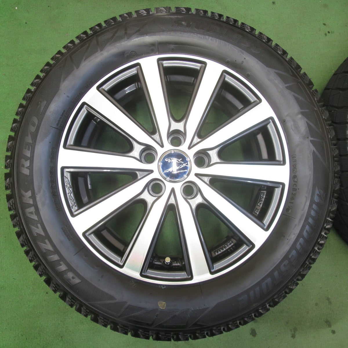 バリ溝!キレイ!ほぼ10分★プリウス 等 195/65R15 スタッドレス ブリヂストン ブリザック REVO2 SMACK ENKEI スマック エンケイ 15インチ PCD100/5H★5062005イス
