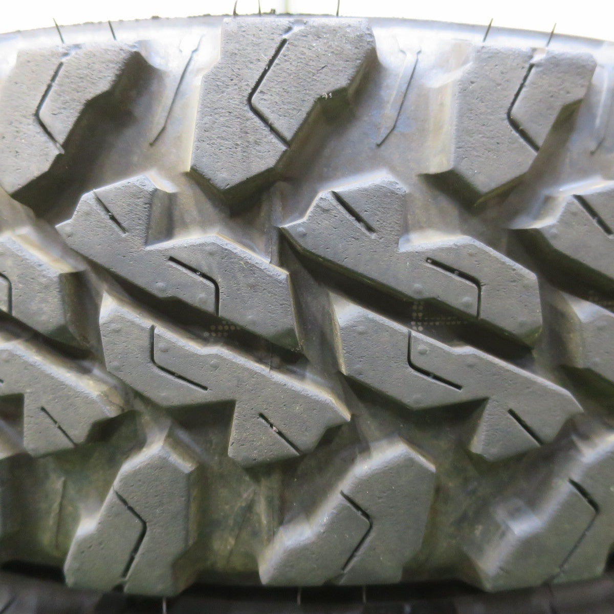 バリ溝!25年!9.5分以上★145/80R12 80/78N ヨコハマ ジオランダー M/T G003 タイヤ 12インチ ハイゼット キャリイ N-VAN エブリイ 等★6032704イノタ