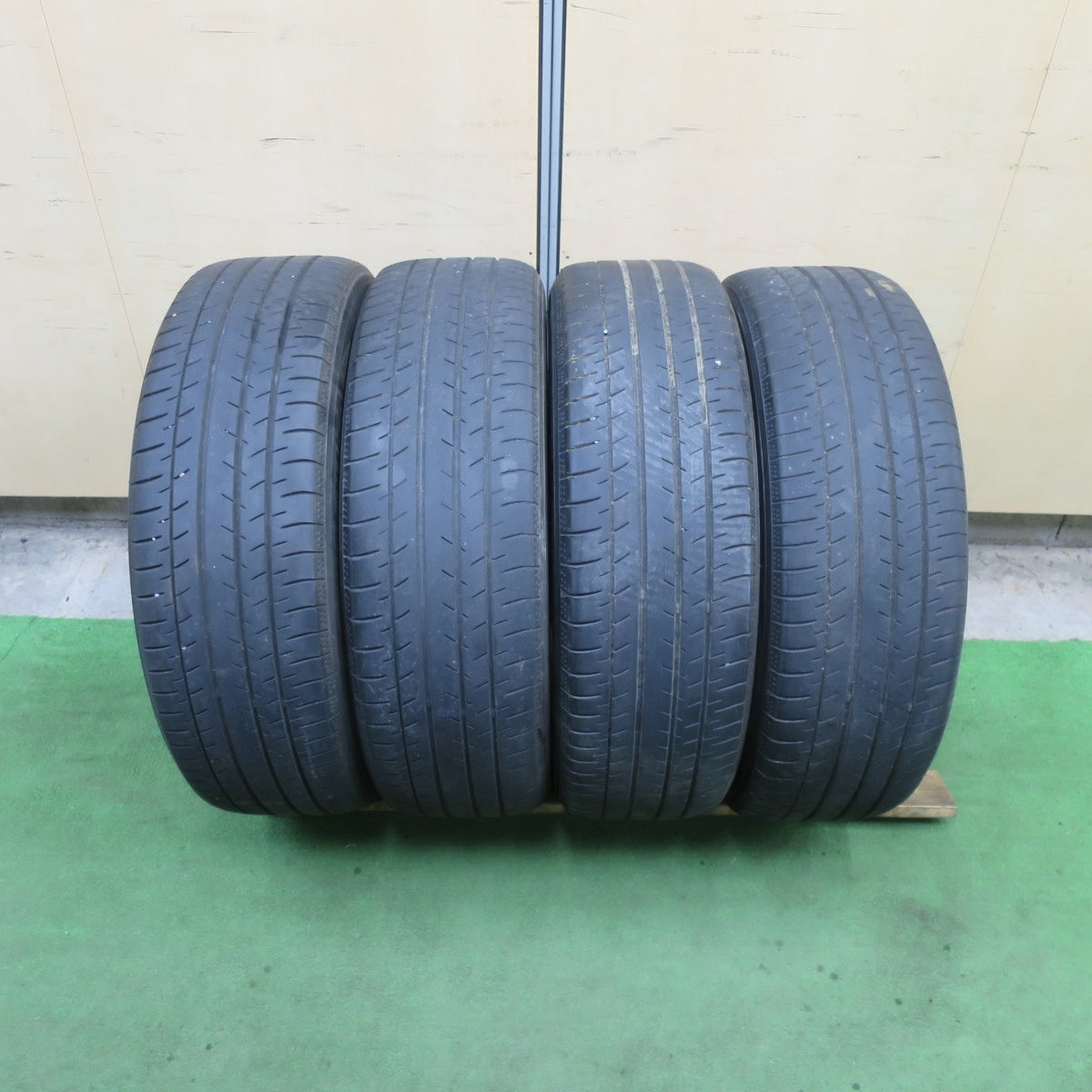 キレイ!23年★トヨタ 60系 プリウス Zグレード 純正 195/50R19 ヨコハマ BluEarth-GT AE51J 19インチ ブルーアース PCD114.3/5H★6022112TTノ
