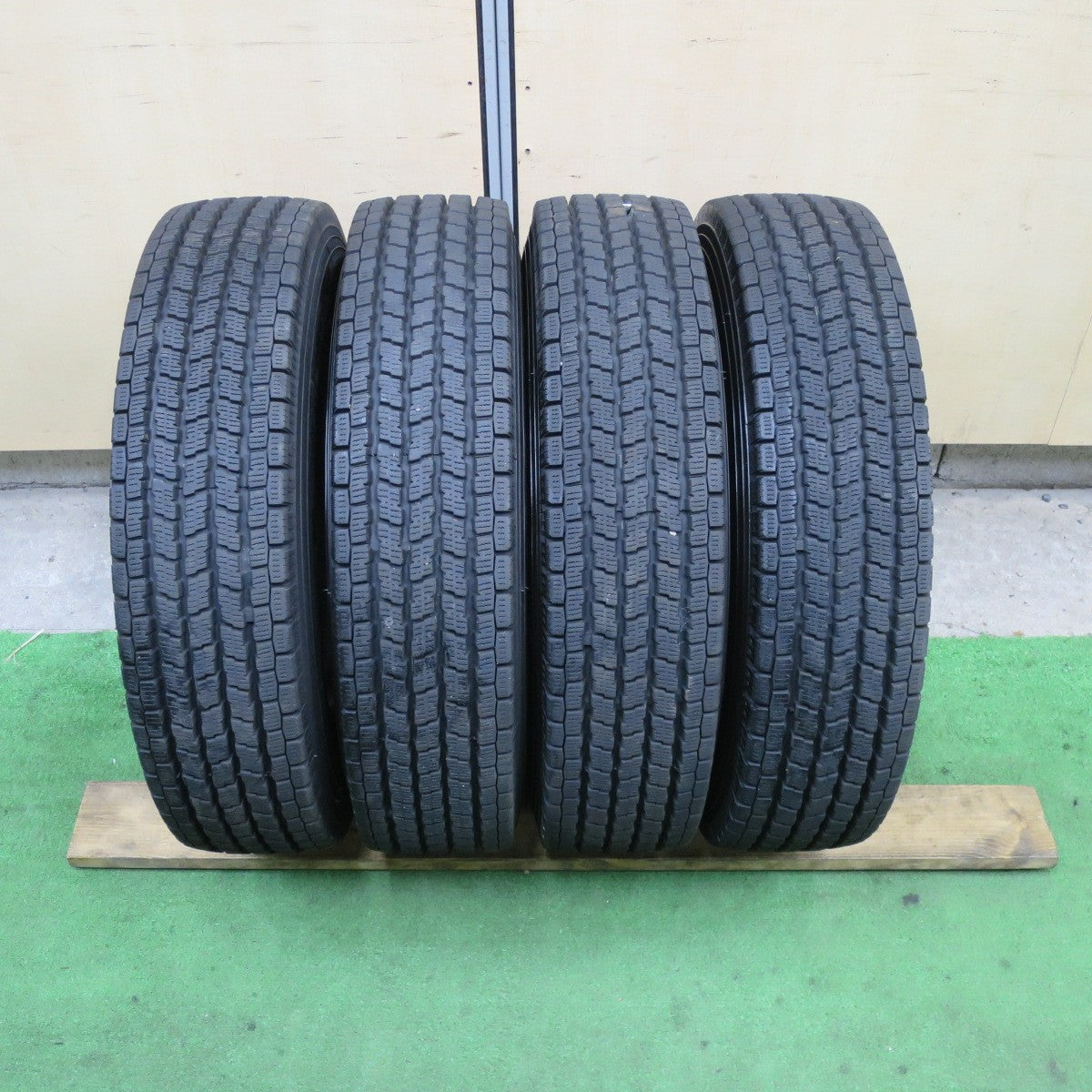 バリ溝!23年!キレイ!9.5分★スタッドレス 145/80R13 82/80N ヨコハマ アイスガード iG91 SCHNEIDER MiD シュナイダー 13インチ PCD100/4H★5112505TTス