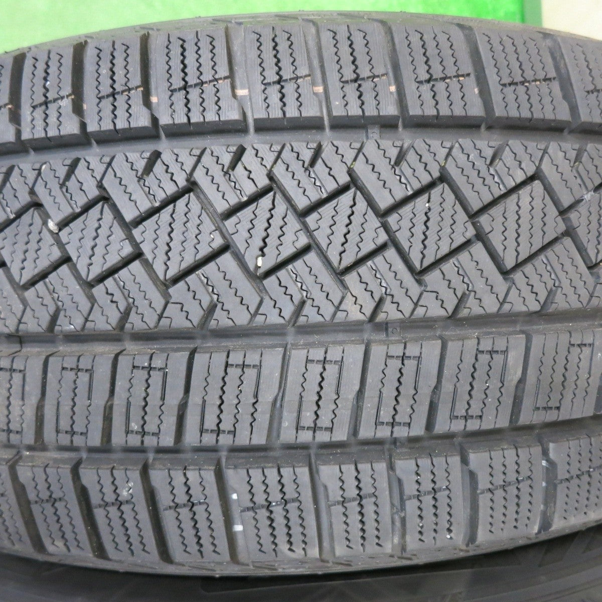 バリ溝!22年!キレイ!9.5分以上★ホンダ ヴェゼル 純正 215/60R16 スタッドレス ピレリ アイスゼロ アシンメトリコ 16インチ PCD114.3/5H★4121606TNス