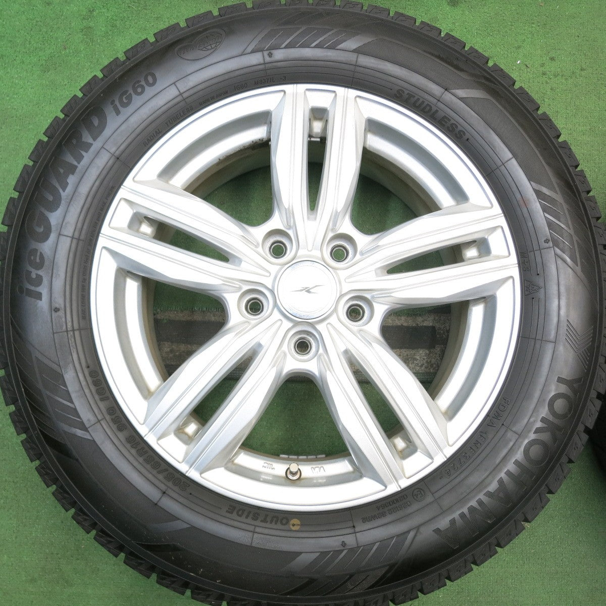バリ溝!24年!キレイ!9.5分以上★スタッドレス 205/65R16 ヨコハマ アイスガード iG60 JOKER ジョーカー 16インチ PCD114.3/5H★5092006HAス