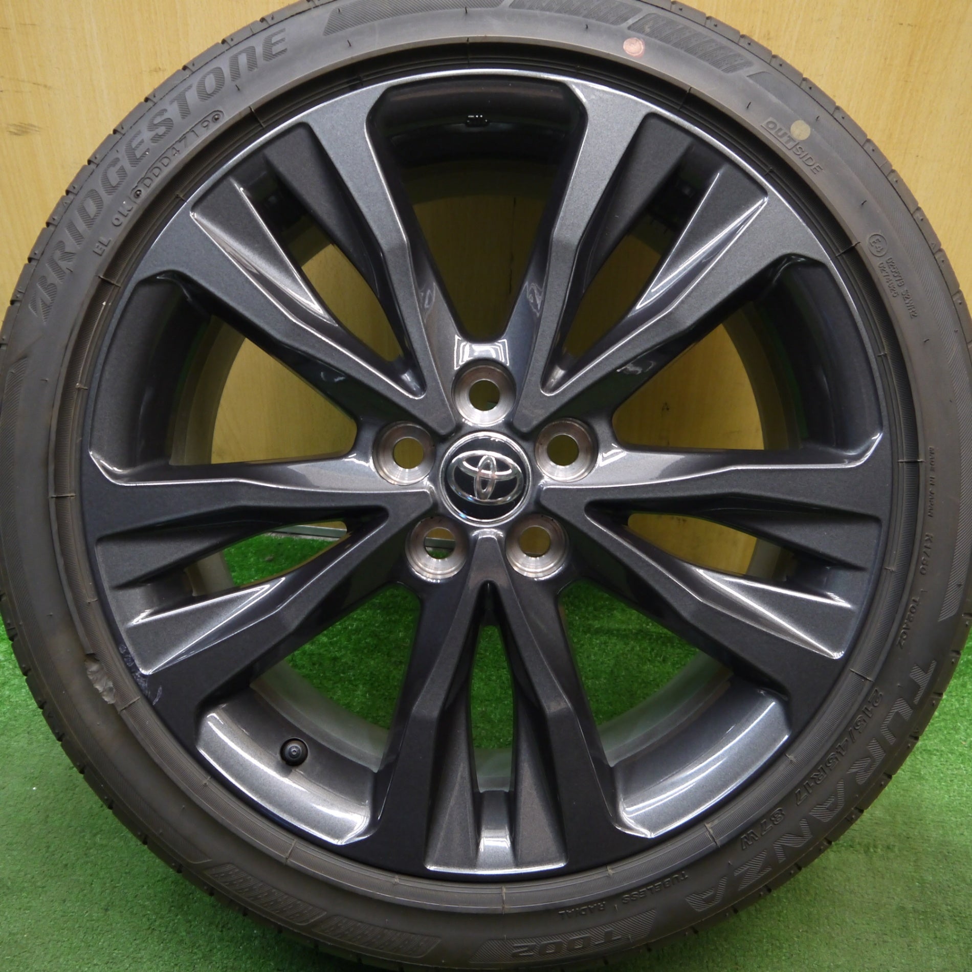 バリ溝！9.5分！1本☆トヨタ カローラ ツーリング W×B 純正 215/45R17