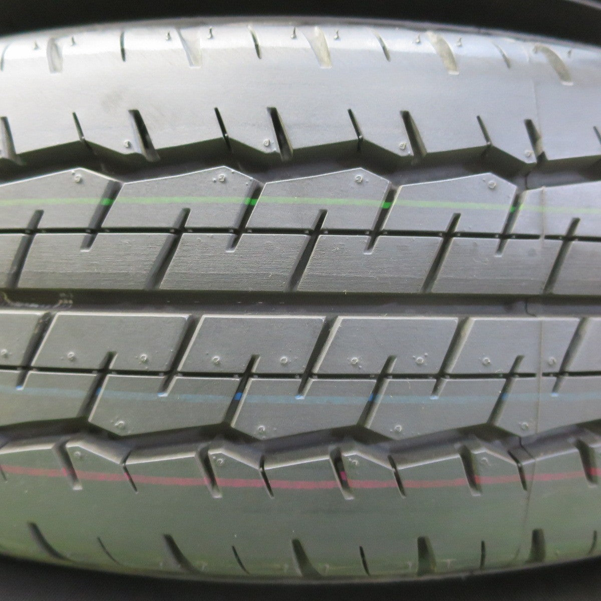 新車外し!23年★トヨタ 200系 ハイエース 純正 スチール 195/80R15 107/105N ダンロップ SP175N 15インチ PCD139.7/6H★5052611イノ