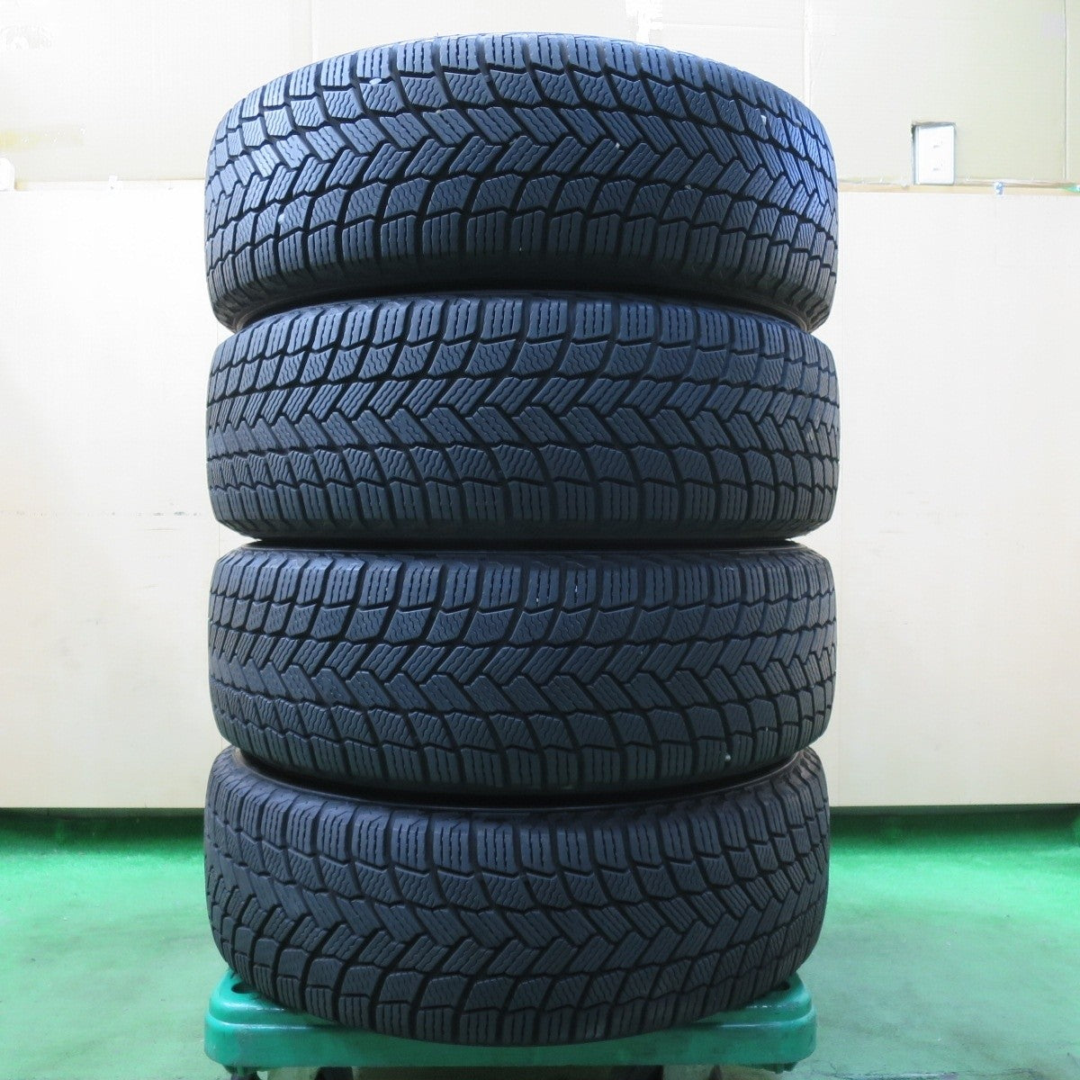 センサー付!バリ溝!21年!キレイ!9.5分以上★レクサス UX バージョンC 純正 215/60R17 スタッドレス ミシュラン X-ICE SNOW 17インチ PCD114.3/5H★5012812イス