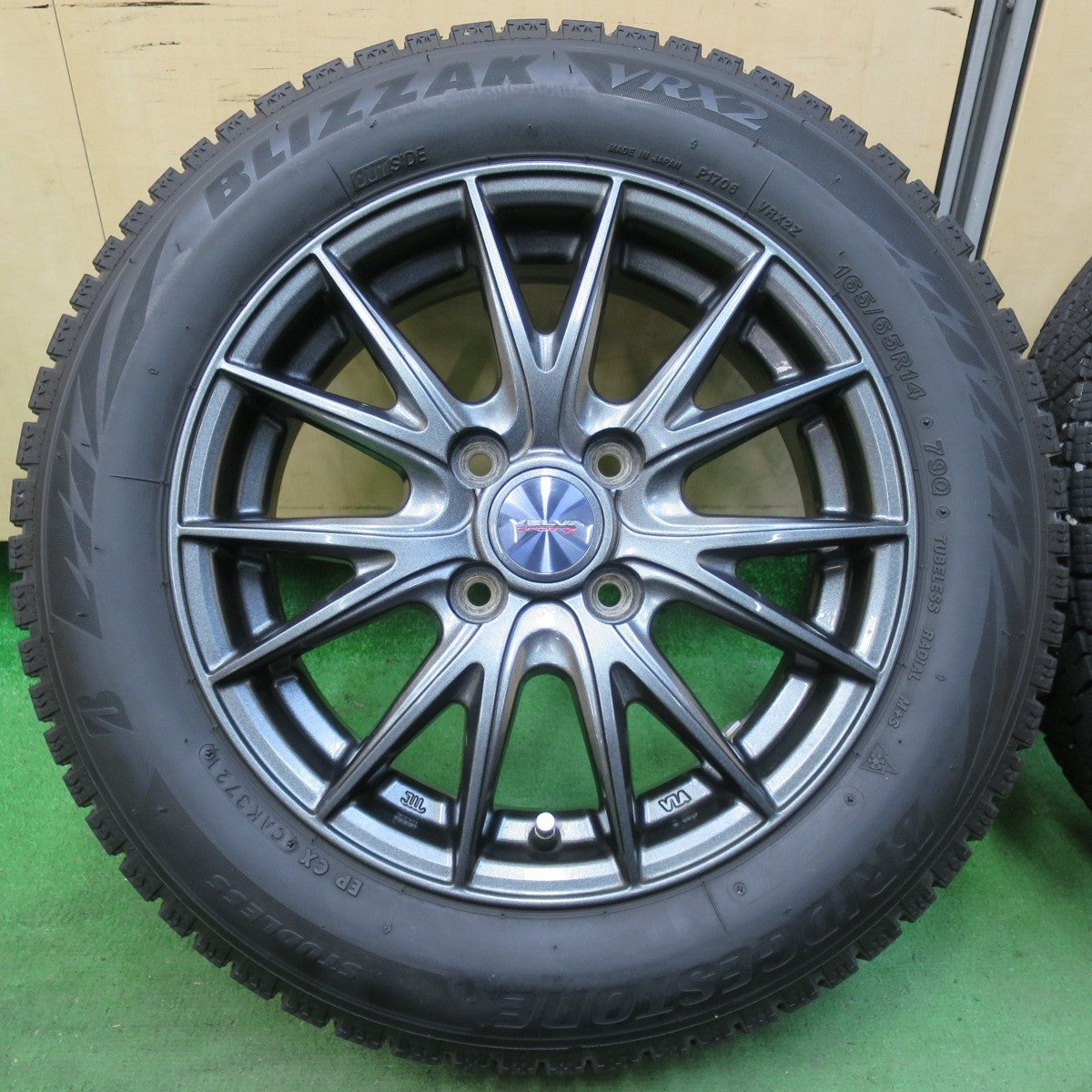 バリ溝!21年!キレイ!8.5分★スタッドレス 165/65R14 ブリヂストン ブリザック VRX2 VELVA SPORTZ ヴェルヴァ 14インチ PCD100/4H★5021507イス