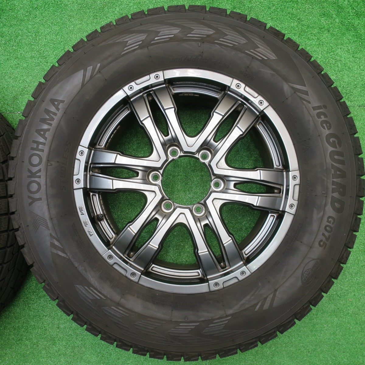 バリ溝!22年!キレイ!9.5分★スタッドレス 265/65R17 ヨコハマ アイスガード G075 MAD CROSS WOLF マッドクロス ウルフ 17インチ PCD139.7/6H★5101701NJス