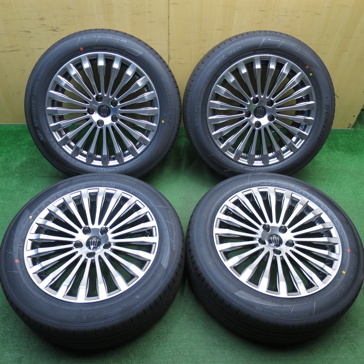 新車外し!24年★トヨタ 30系 クラウン セダン 純正 235/55R19 ダンロップ SPスポーツマックス 050 PCD120/5H★5040201KKノ