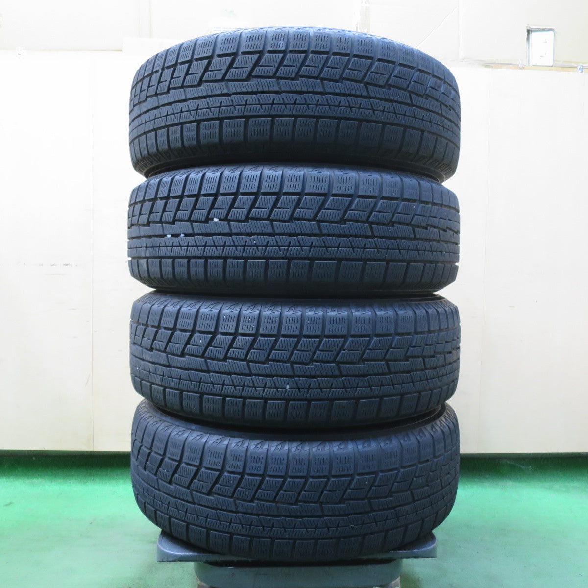 バリ溝!22年!キレイ!8.5分★スタッドレス 195/65R15 ヨコハマ アイスガード iG60 ravrion RM01 ラブリオン 15インチ PCD114.3/5H★5100605イス