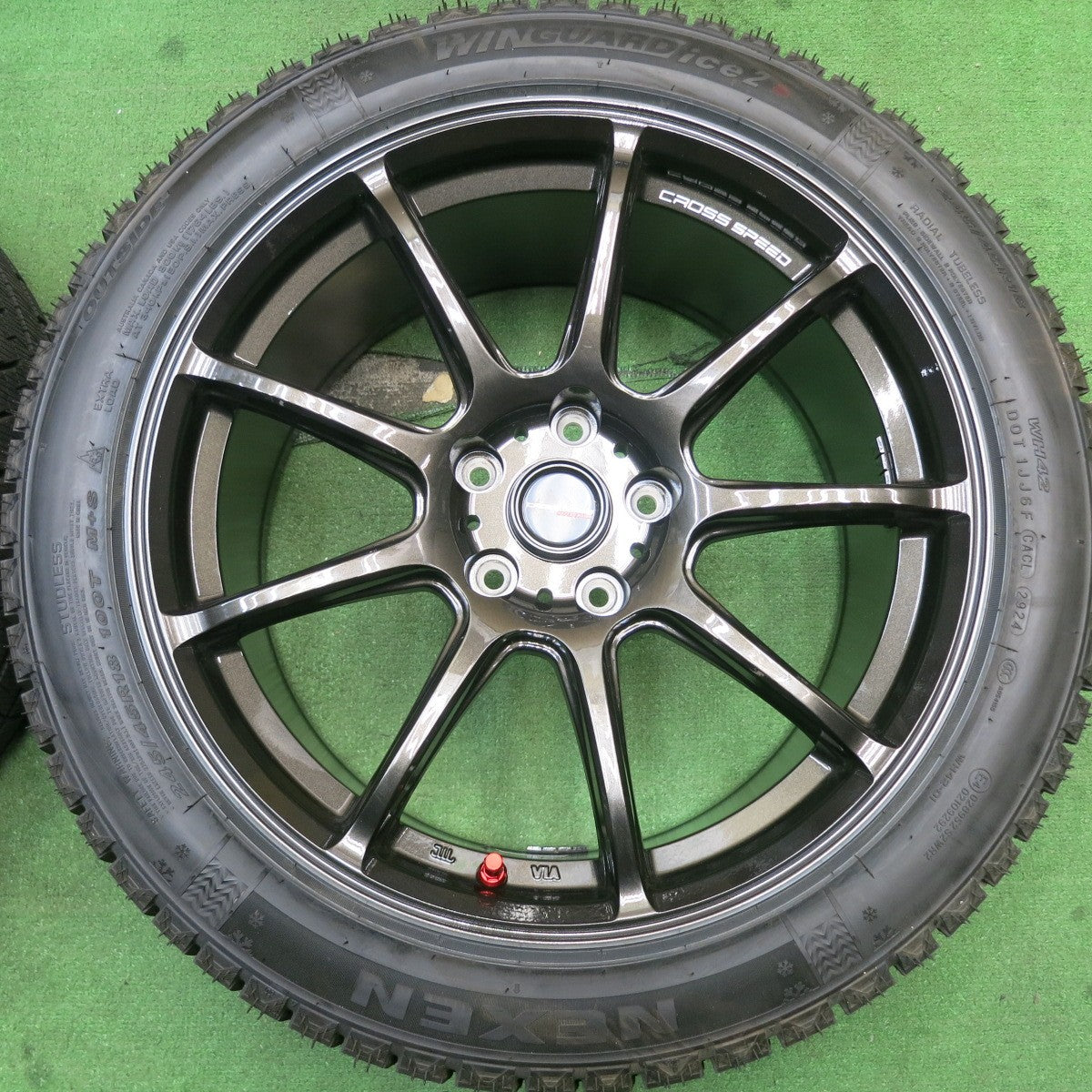 タイヤほぼ未使用!24年!キレイ★スタッドレス CROSS SPEED RS9 HYPER Edition 245/45R18 ネクセン ウィンガード アイス2 クロススピード 18インチ PCD114.3/5H★5052309AKス