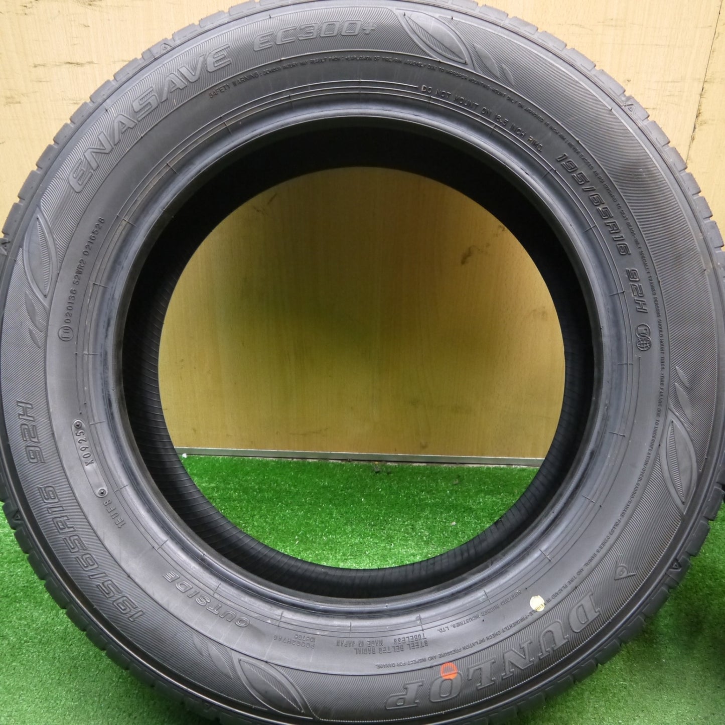 新車外し!25年★195/65R16 ダンロップ エナセーブ EC300+ タイヤ 16インチ ライズ ロッキー レックス 60系 プリウス 等★5052702Hノタ