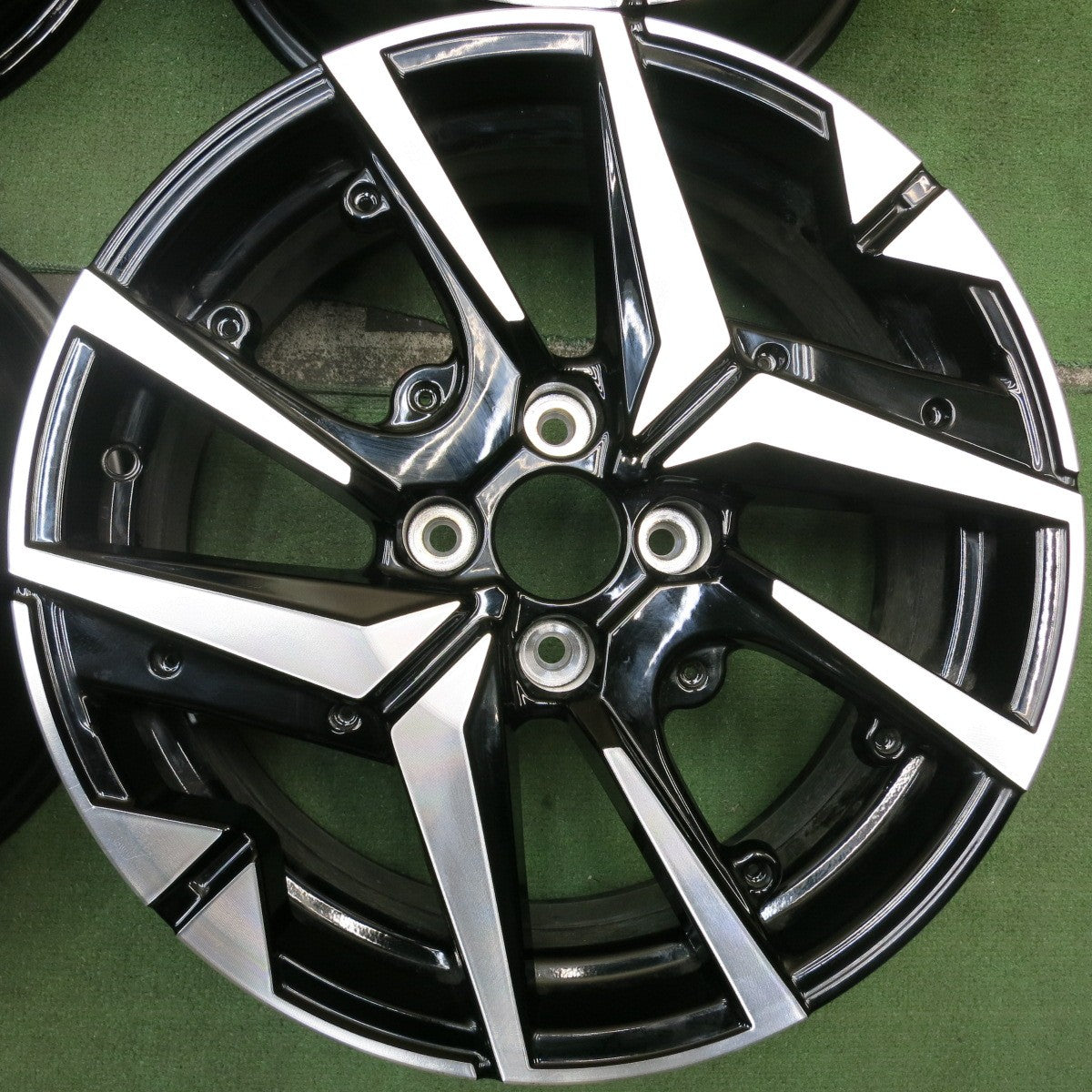 キレイ★プジョー 208 純正 ホイール 17インチ MOPAR 17×7J PEUGEOT PCD108/4H★5092504HAホ