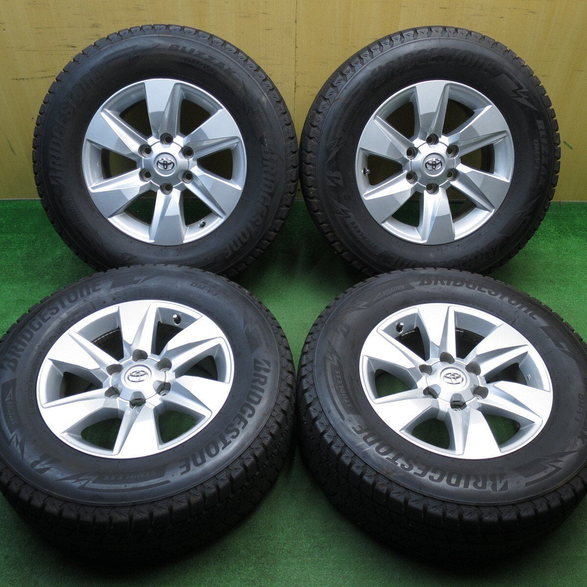 バリ溝!21年!キレイ!9.5分★トヨタ 150系 ランクル プラド 純正 265/65R17 スタッドレス ブリヂストン ブリザック DM-V3 17インチ PCD139.7/6H★5040102KKス