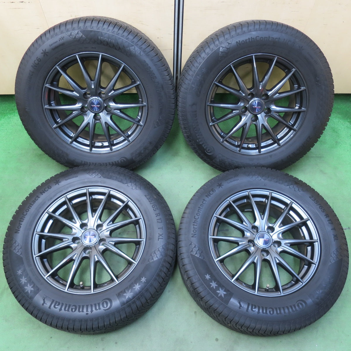 バリ溝!キレイ!8.5分★スタッドレス 235/65R17 コンチネンタル ノースコンタクト NC6 VELVA SPORTZ ヴェルヴァ 17インチ PCD114.3/5H★5122004イス