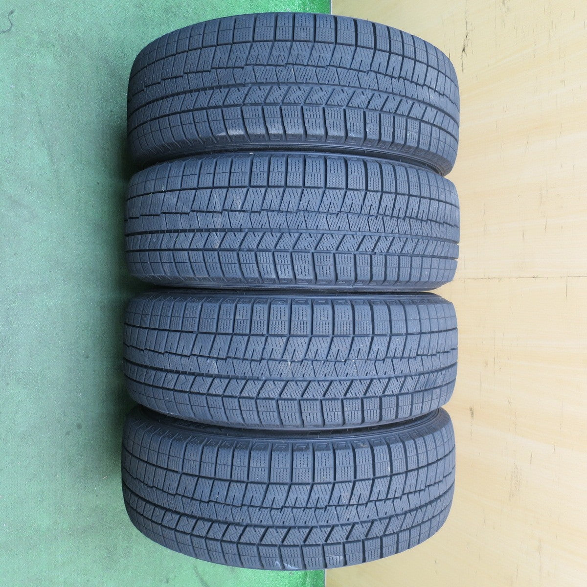 バリ溝!21年!キレイ!9.5分★スタッドレス 215/55R17 ダンロップ ウインターマックス 03 DUFACT デュファクト 17インチ PCD114.3/5H★5092405NJス