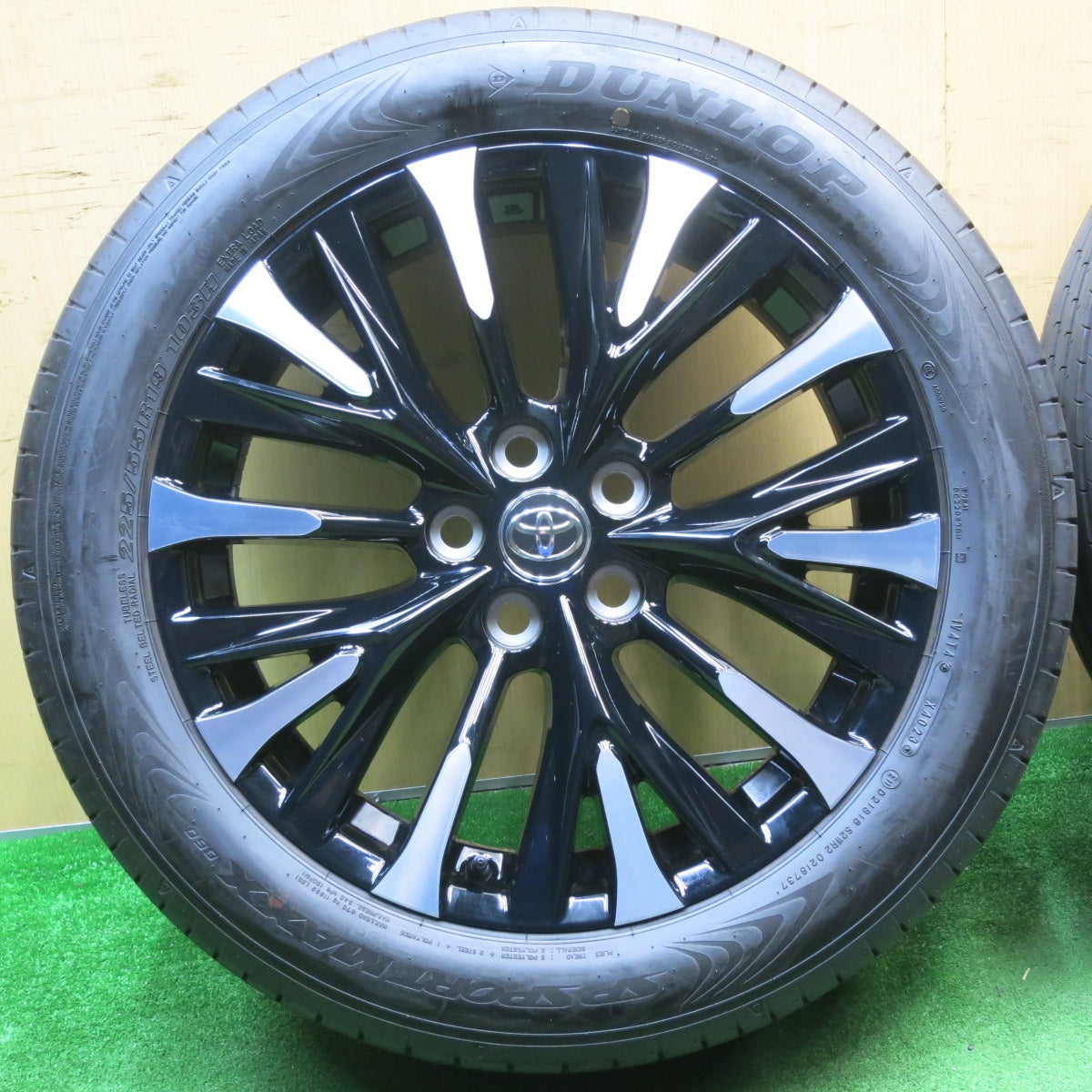 新車外し!23年★トヨタ 40系 アルファード ヴェルファイア エグゼクティブ 純正 225/55R19 ダンロップ SPスポーツマックス 060 19インチ PCD120/5H★5042901NJノ